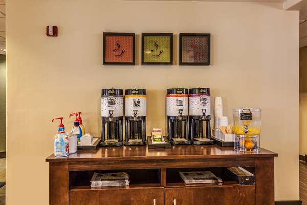 Restaurant - Hampton Inn Airport Colorado Springs