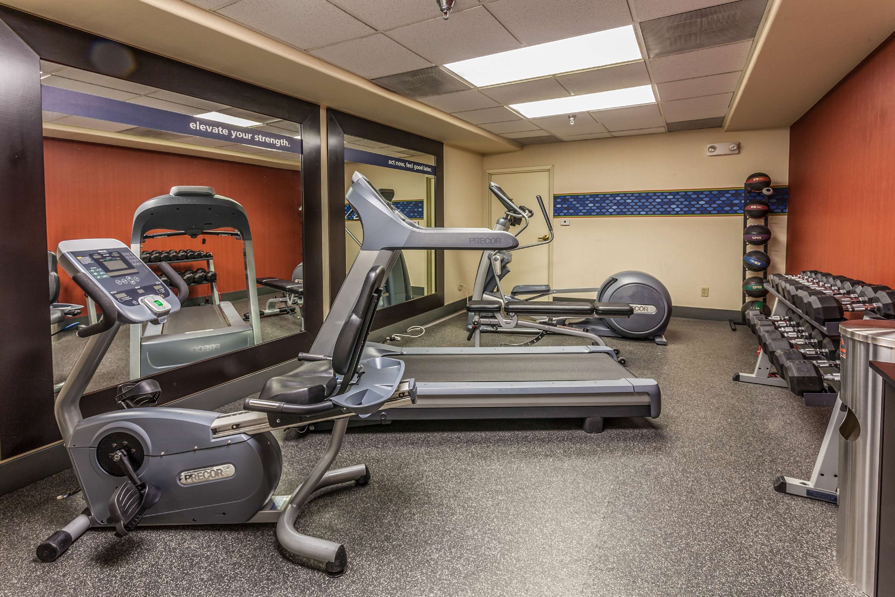 Health club fitness center gym | Hampton Inn Colorado Springs-Airport