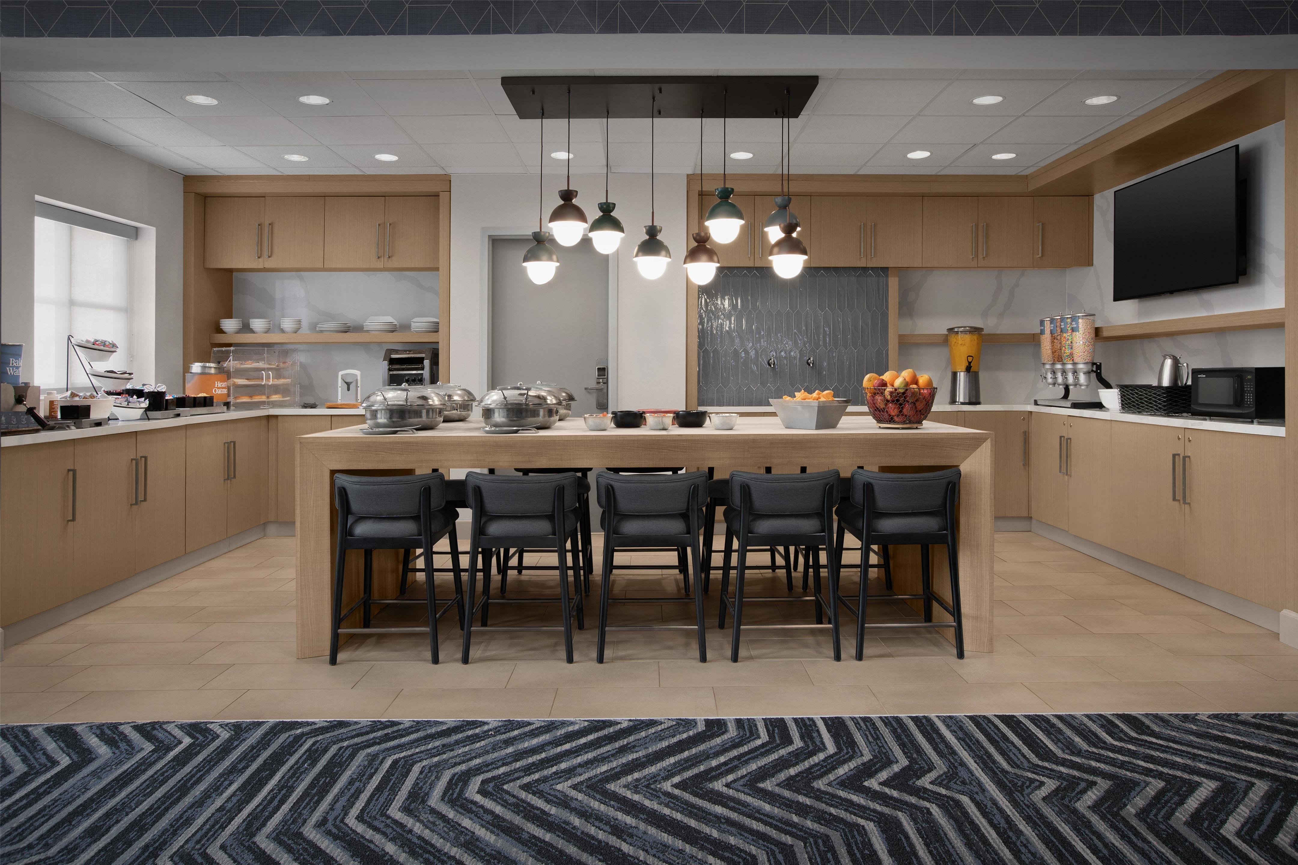 Breakfast Area | Homewood Suites by Hilton Colorado Springs-North