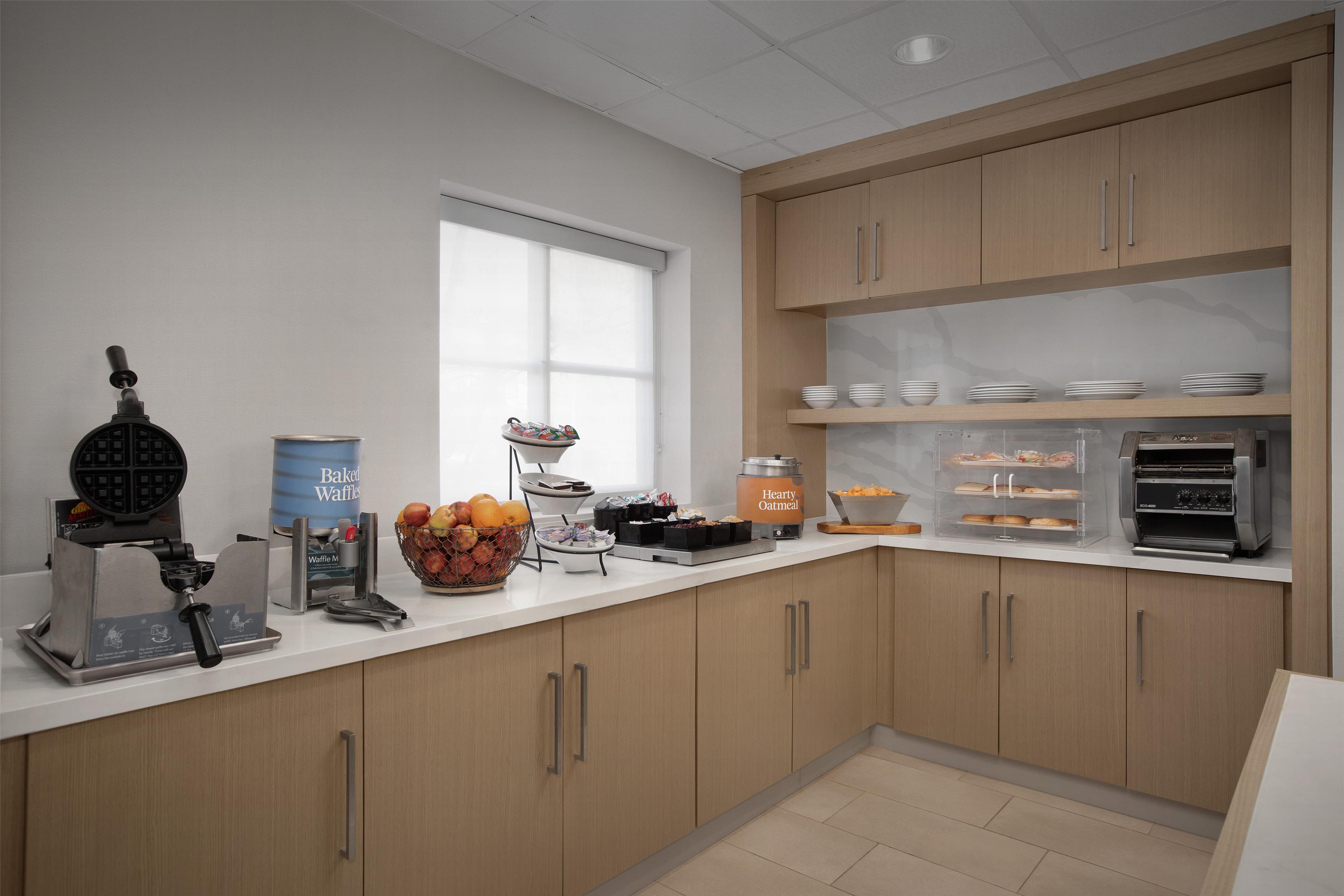 Breakfast Area | Homewood Suites by Hilton Colorado Springs-North