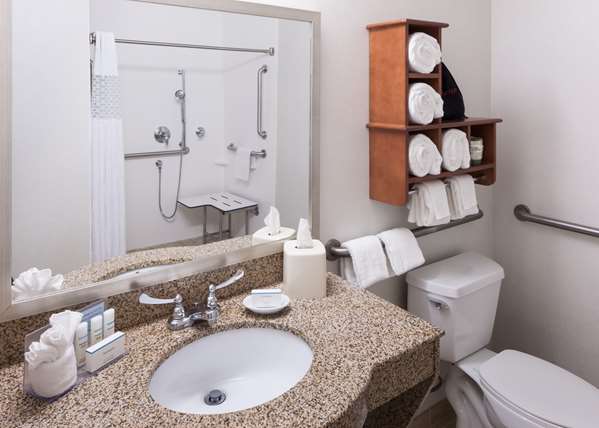  - Hampton Inn & Suites Colorado Springs - I-25, Exit 138