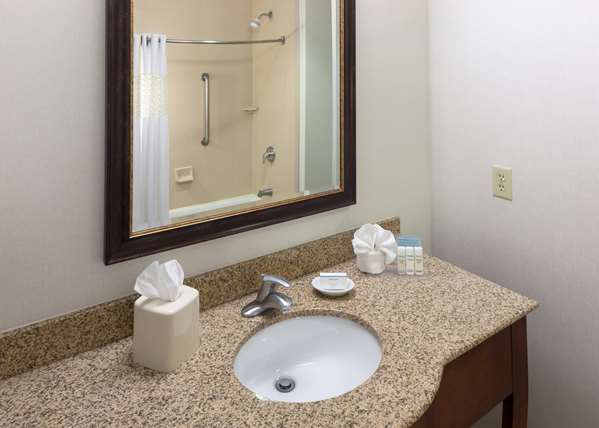  - Hampton Inn & Suites Colorado Springs - I-25, Exit 138