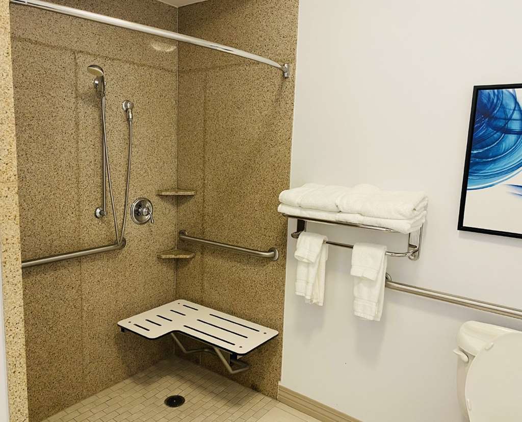 Hilton Garden Inn Columbia - Tap to explore photos
