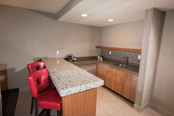  - Broadway Hotel Columbia