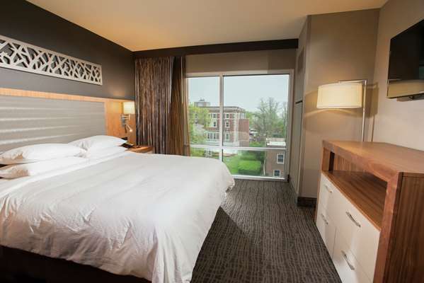  - Broadway Hotel Columbia