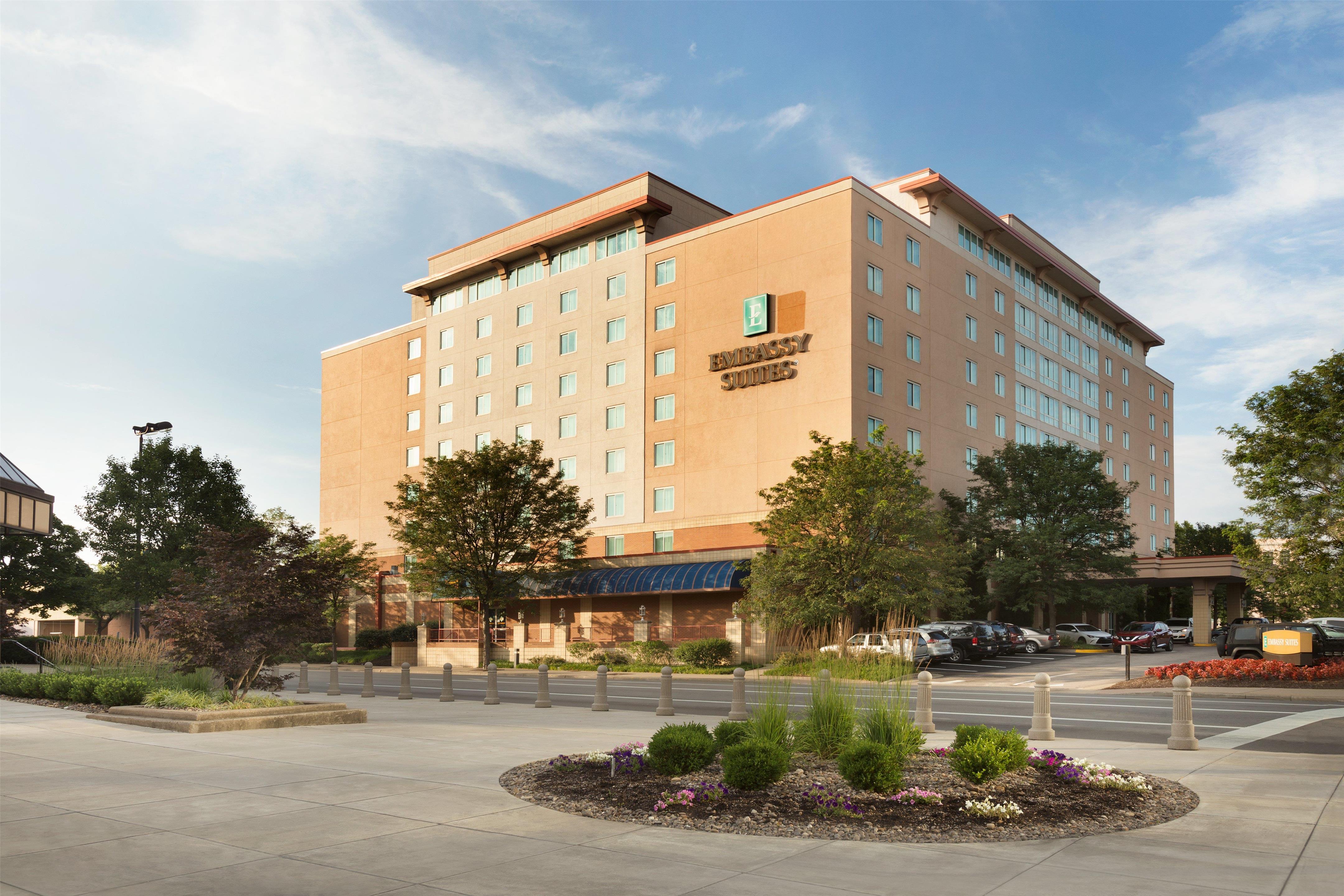 Exterior | Embassy Suites Charleston