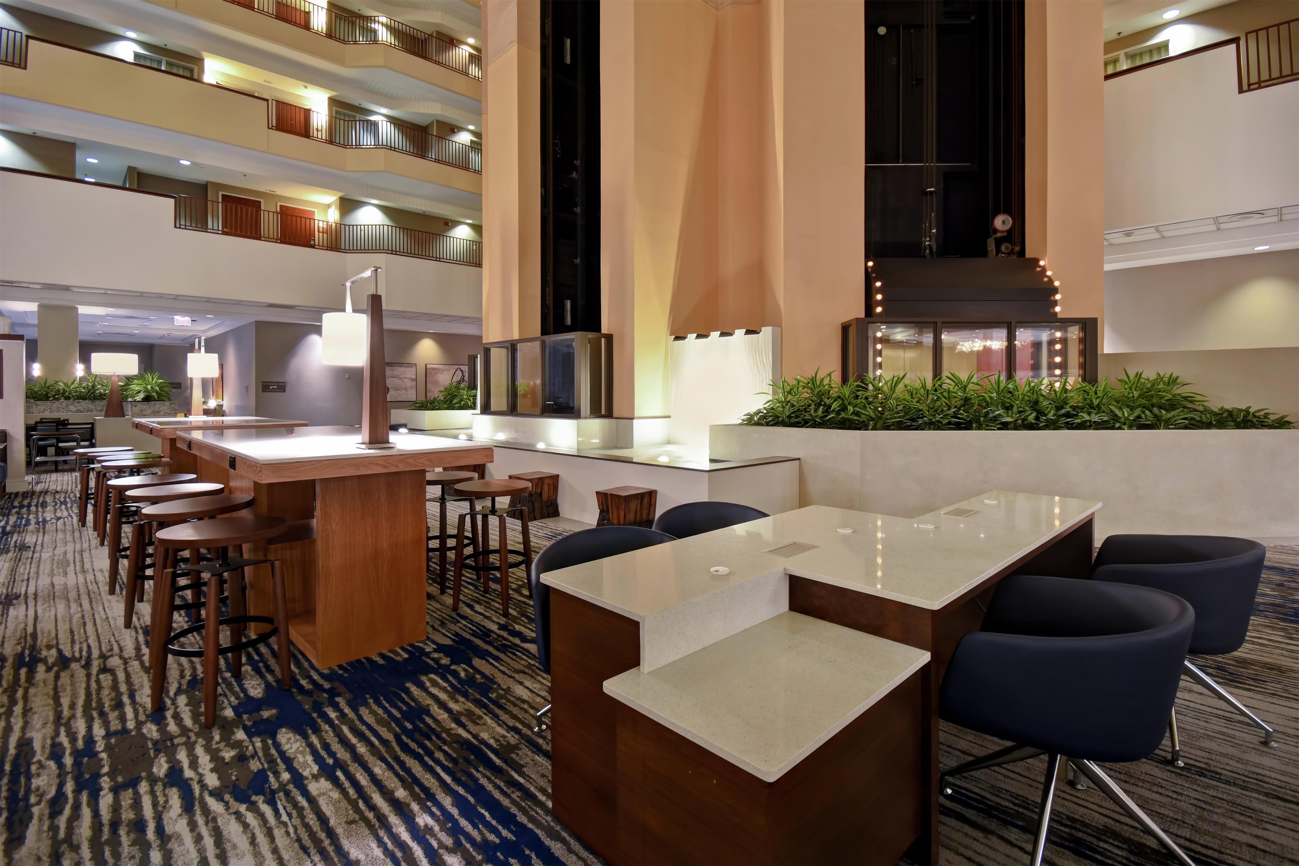 Lobby | Embassy Suites Charleston