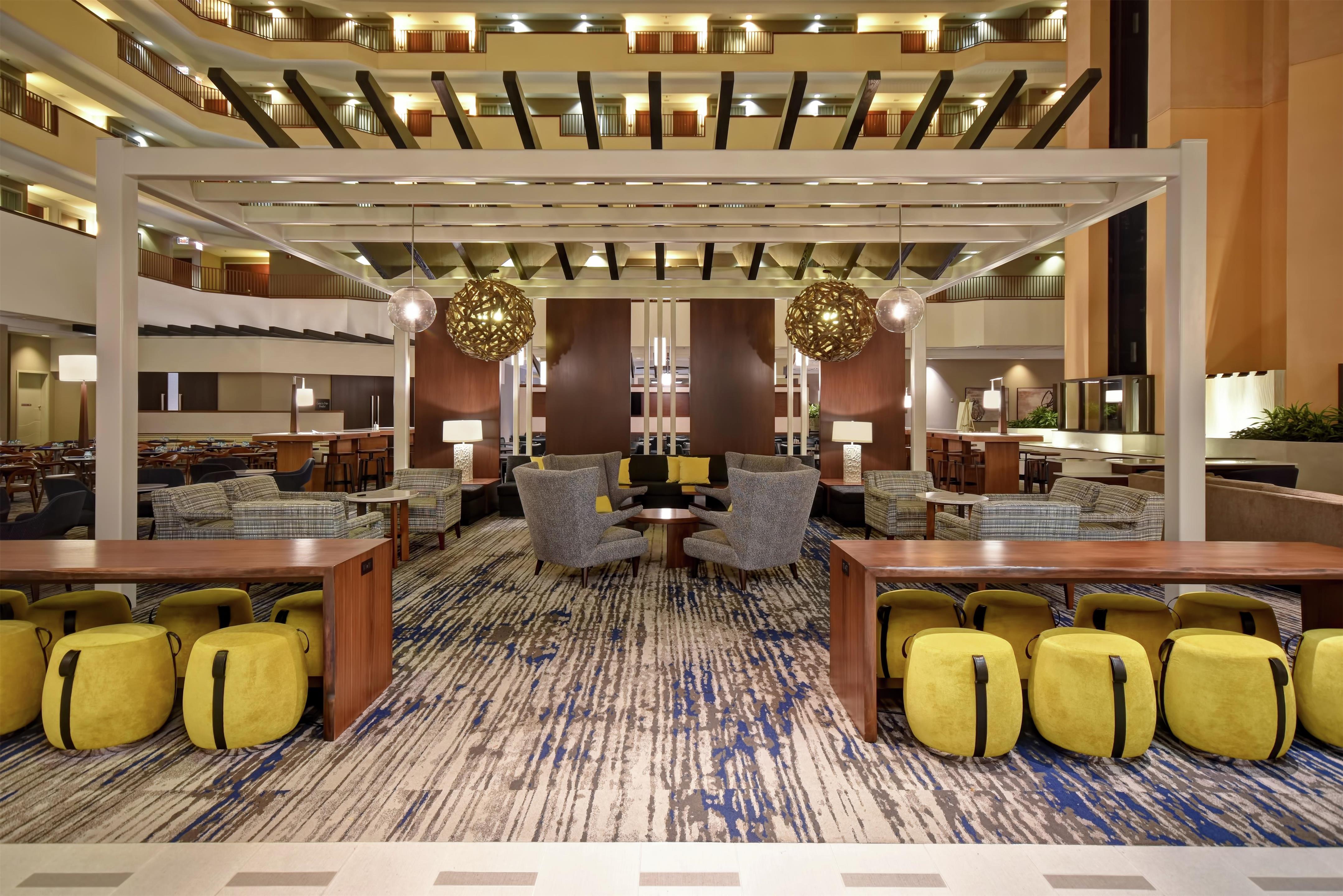 Lobby | Embassy Suites Charleston