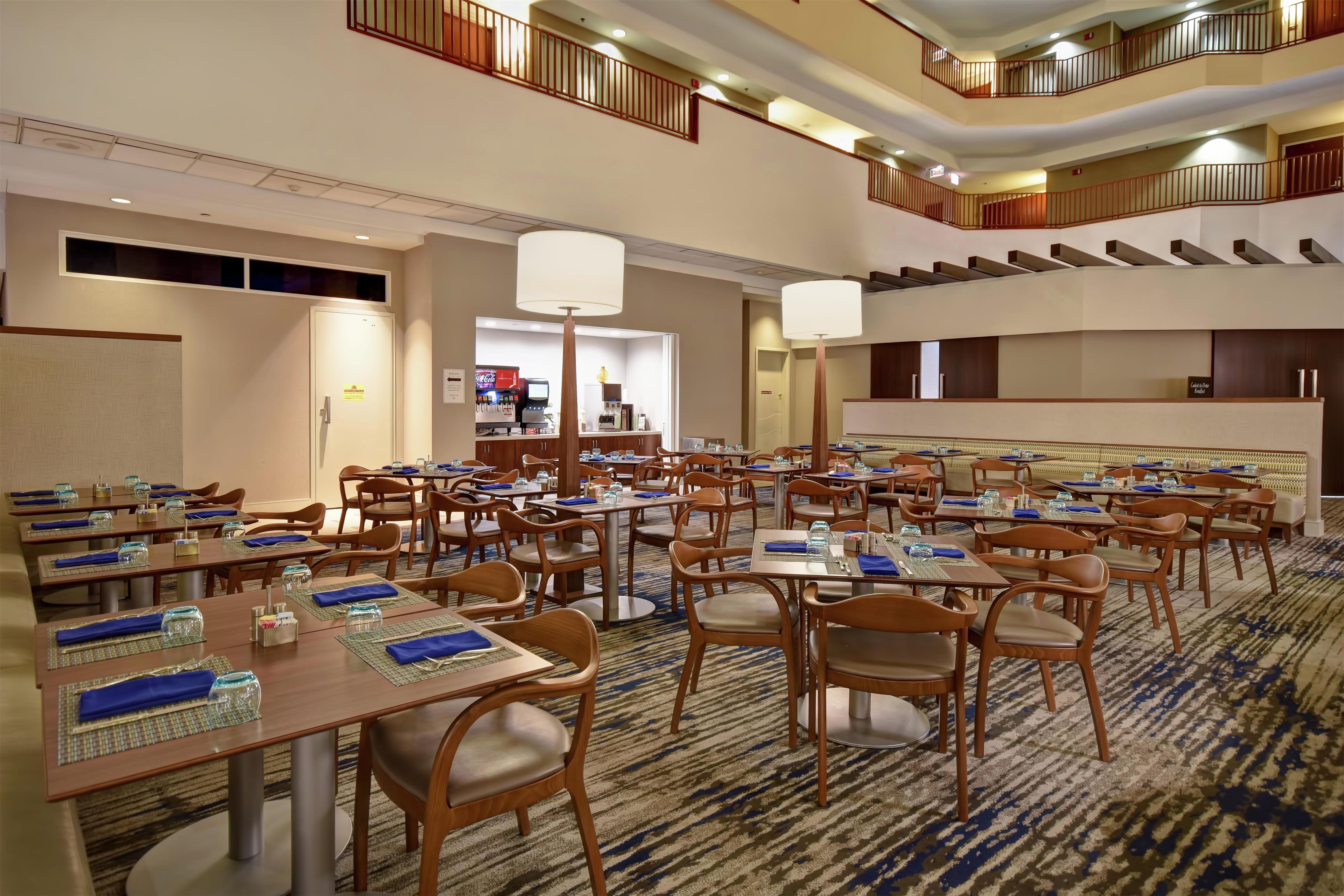Restaurant | Embassy Suites Charleston