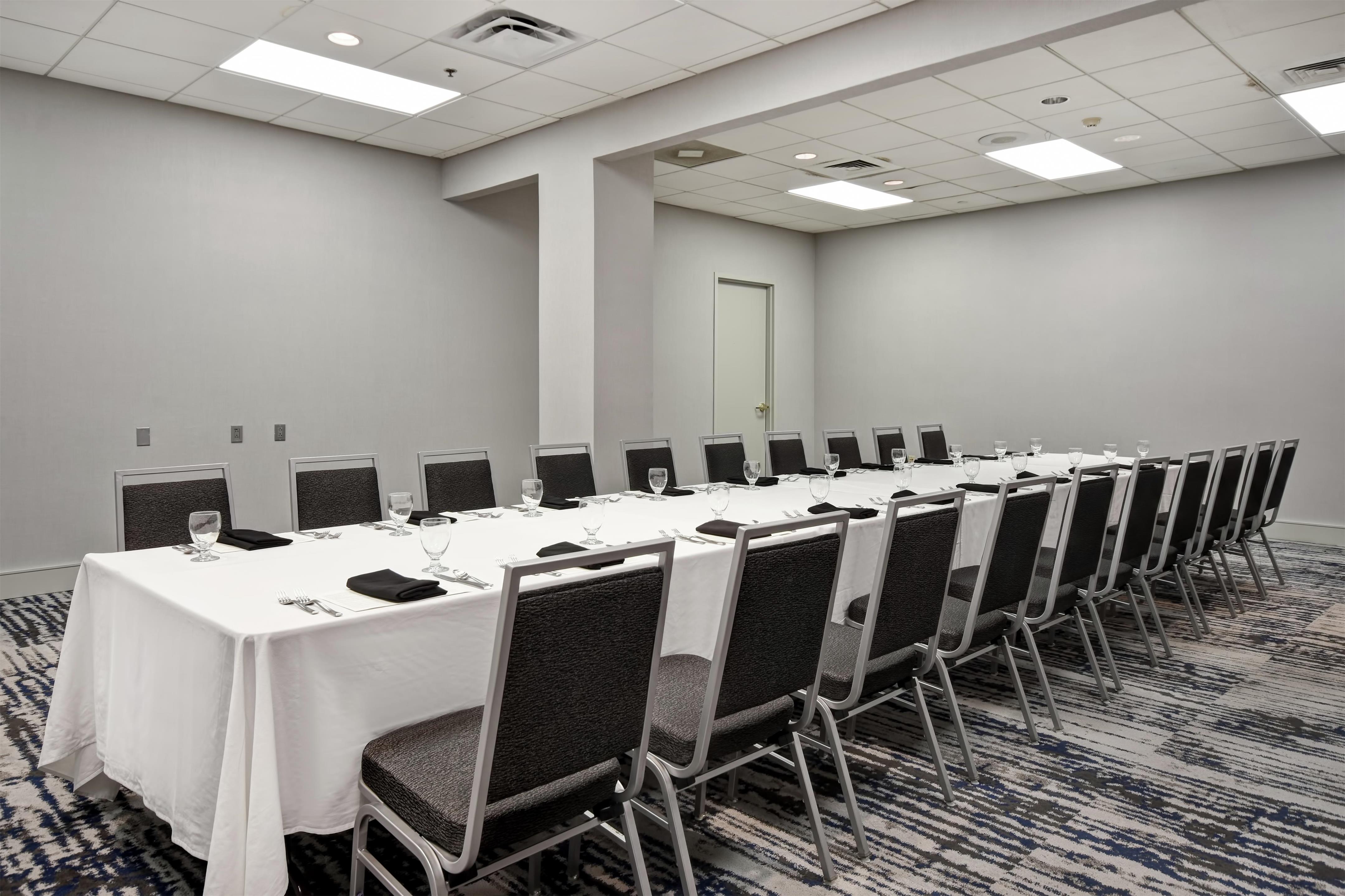 Meeting Room | Embassy Suites Charleston