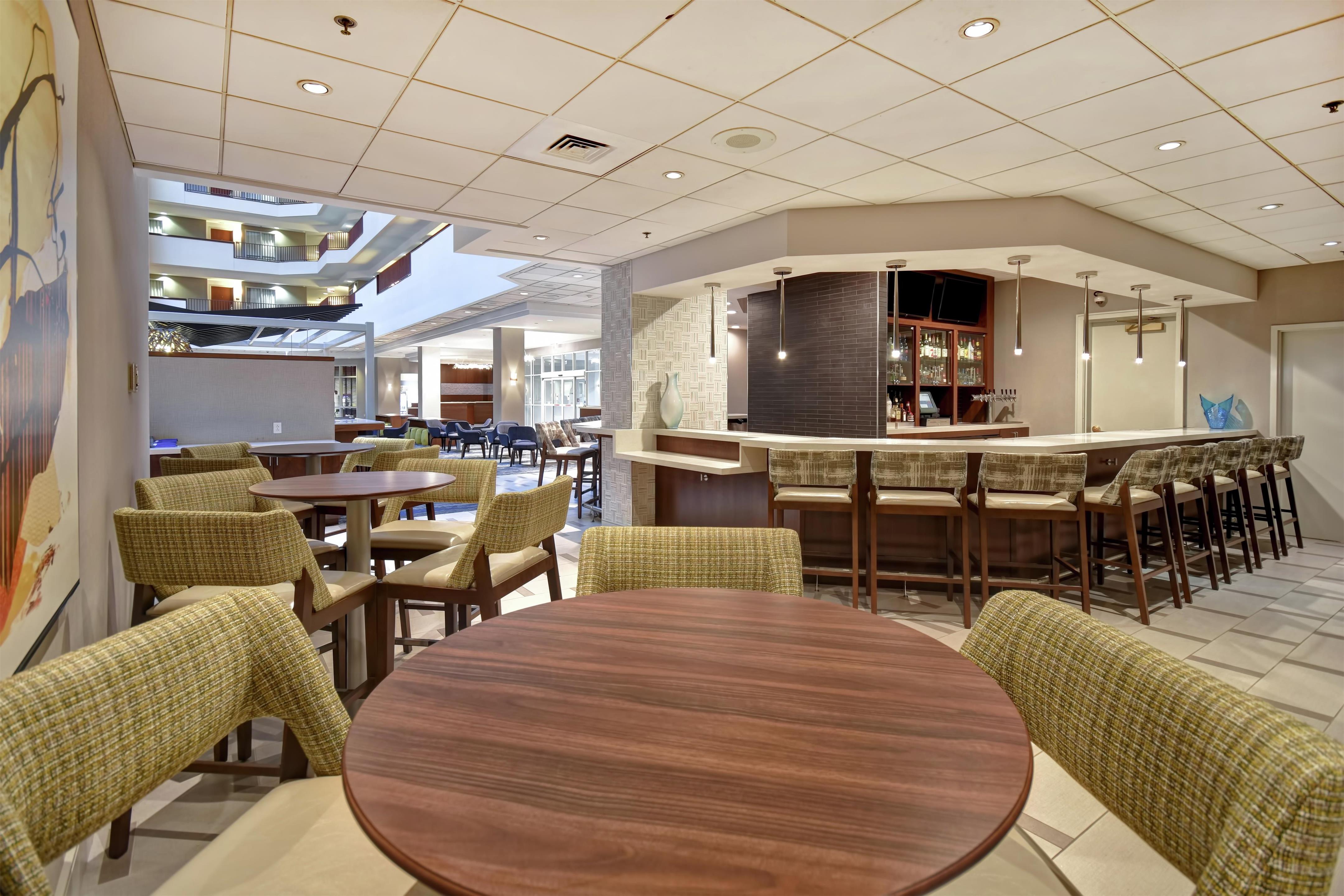 BarLounge | Embassy Suites Charleston