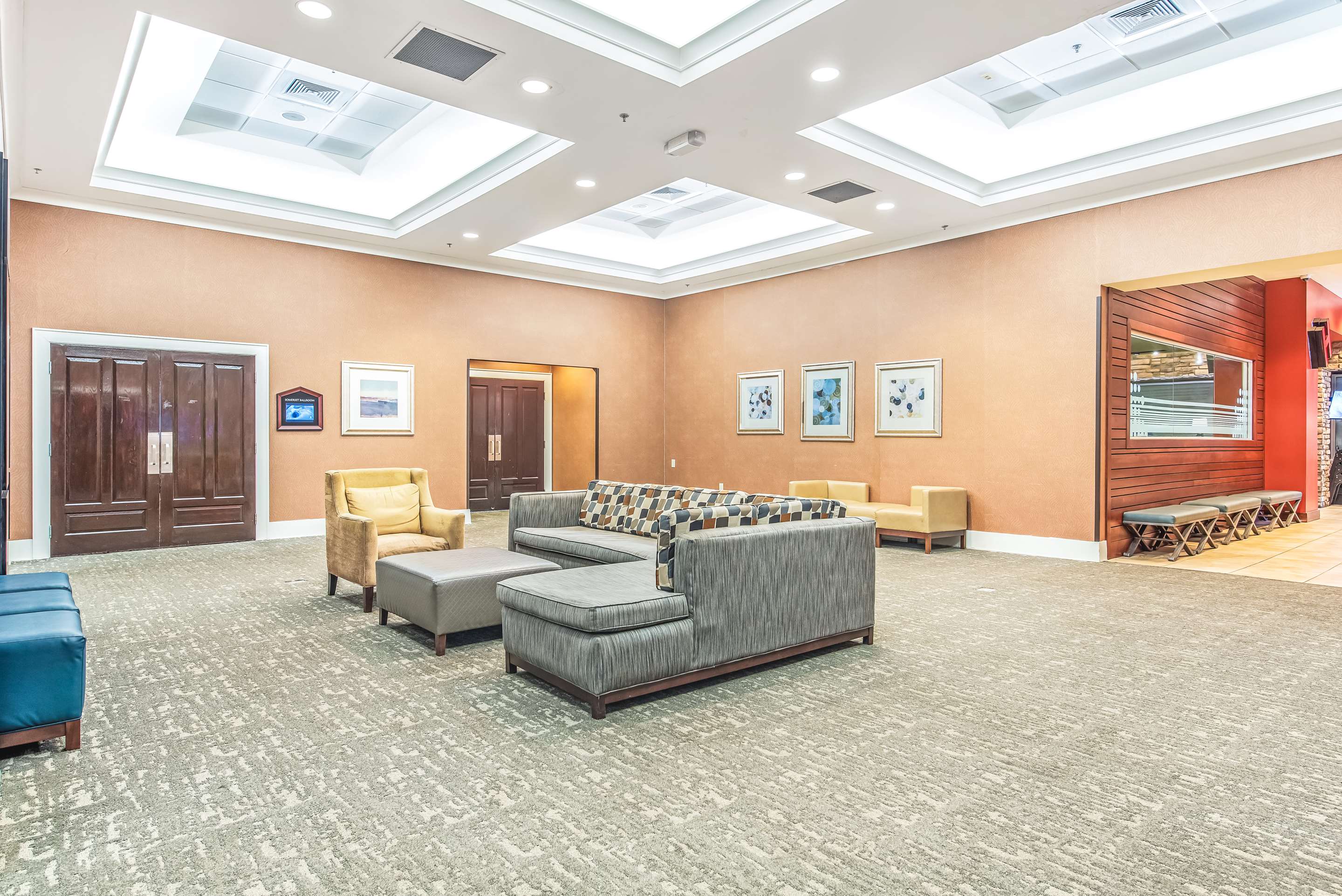 Lobby | DoubleTree by Hilton Columbus