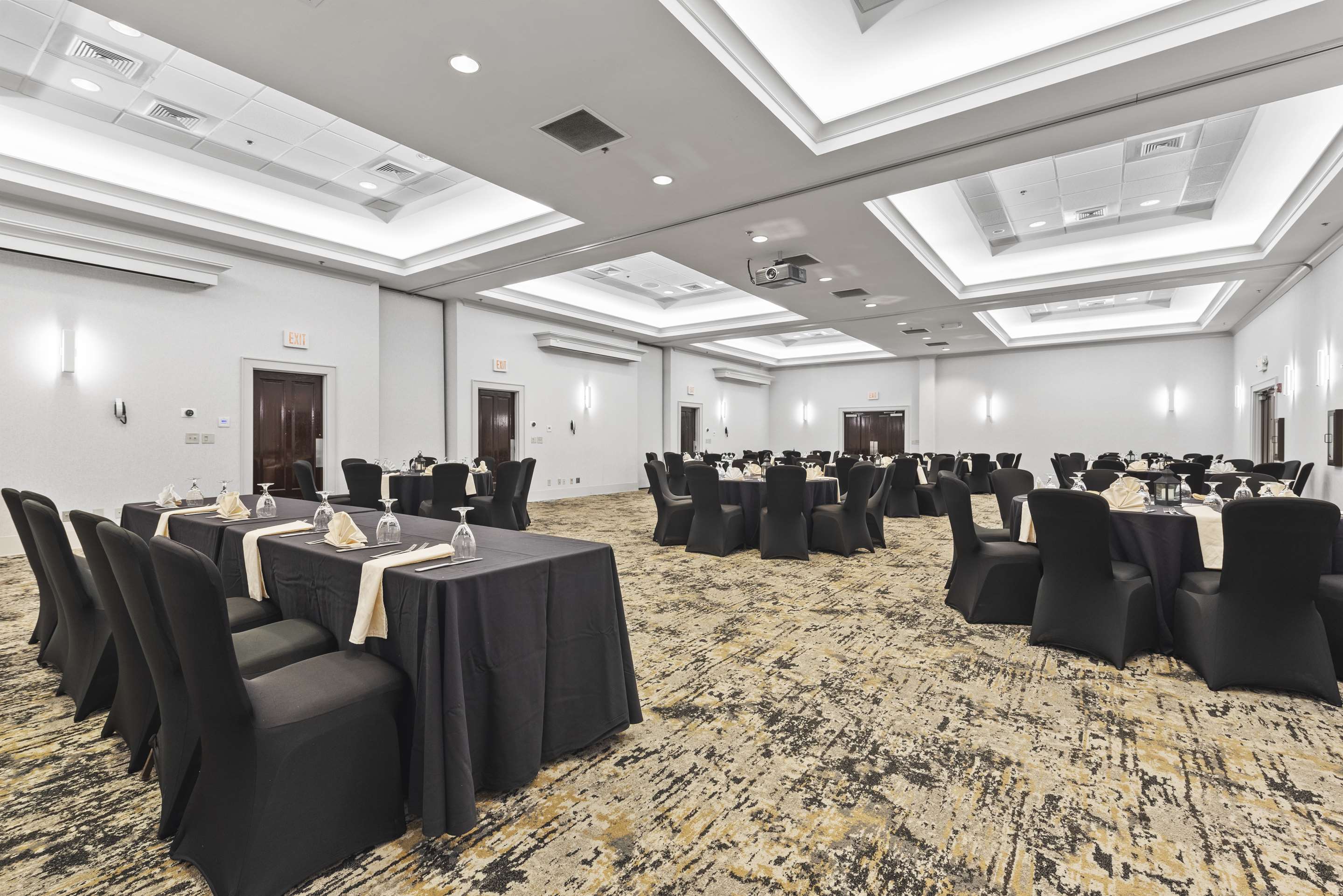 Meeting Room | DoubleTree by Hilton Columbus