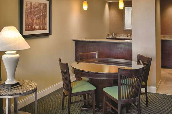  - DoubleTree by Hilton Hotel Seattle Airport SeaTac