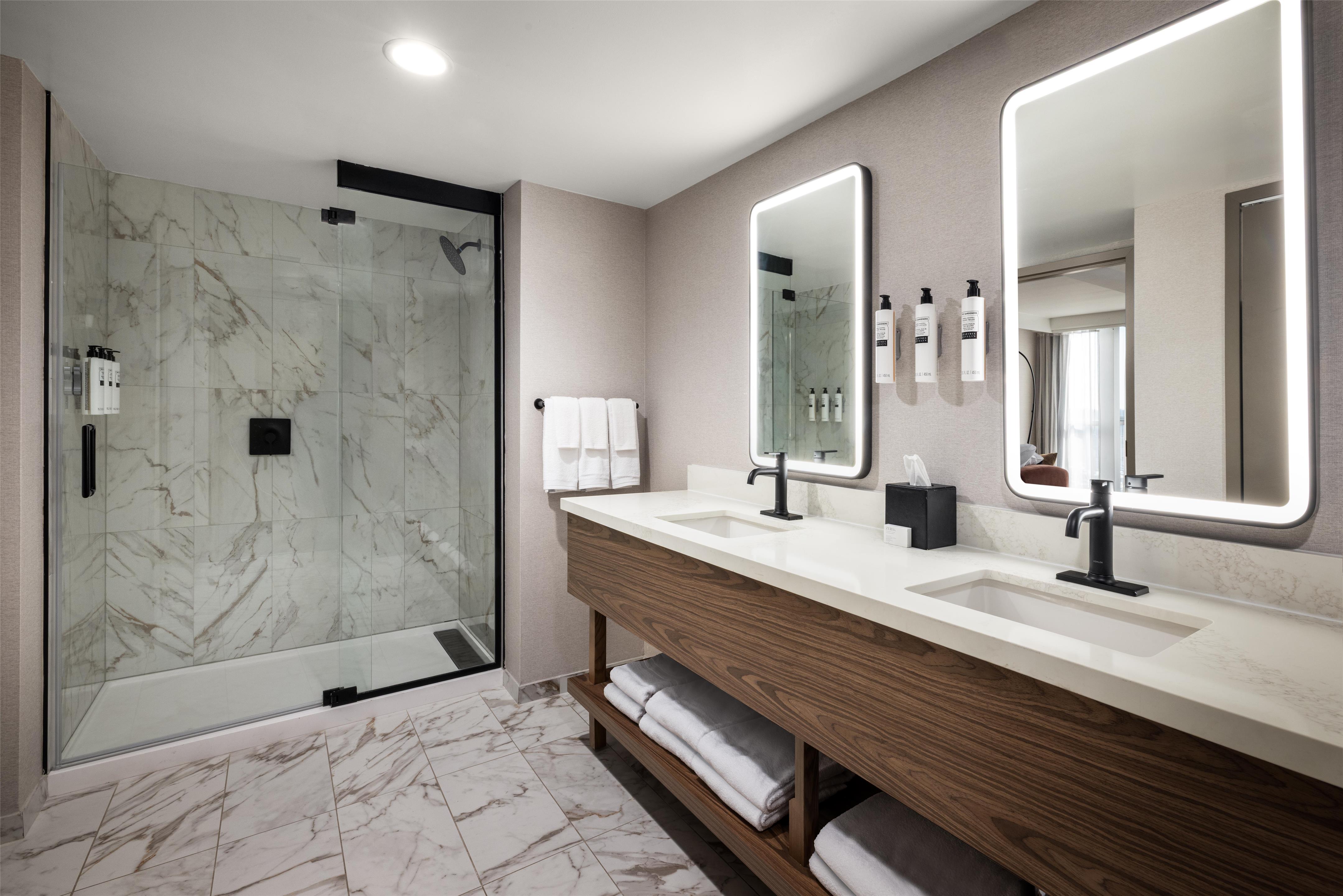 Guest room bath
