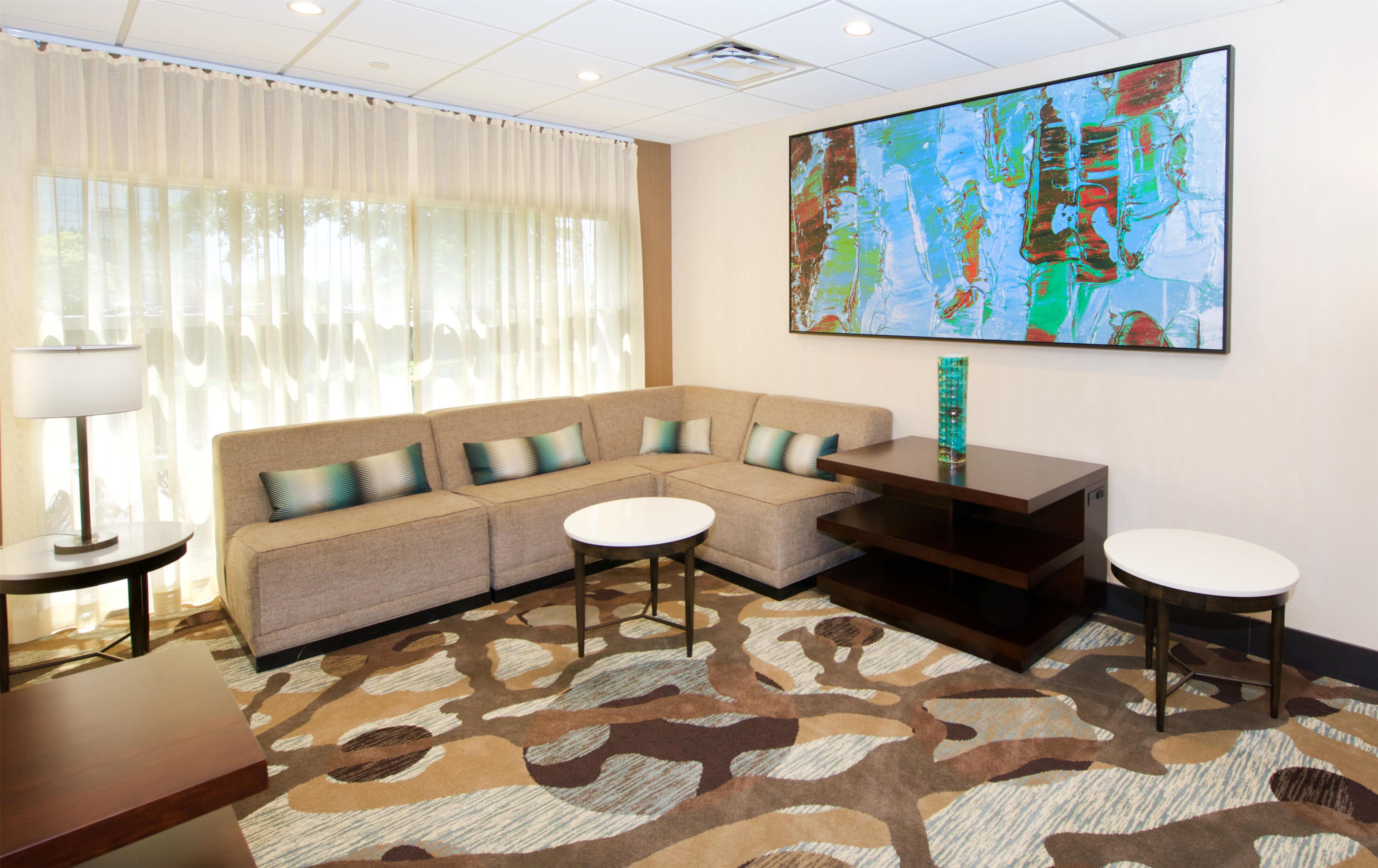 Reception | Embassy Suites by Hilton Cincinnati Northeast - Blue Ash