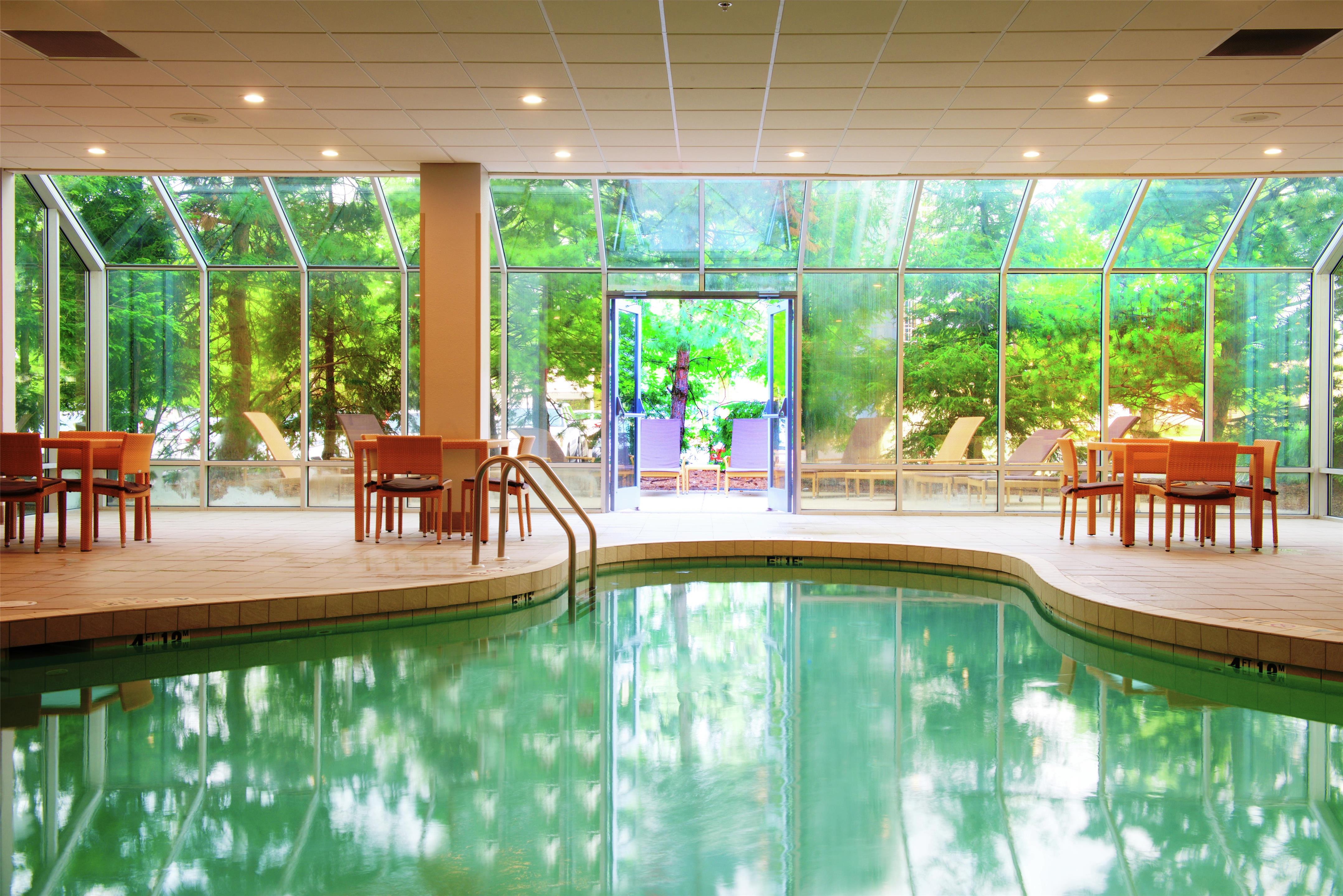 Pool | Embassy Suites by Hilton Cincinnati Northeast - Blue Ash