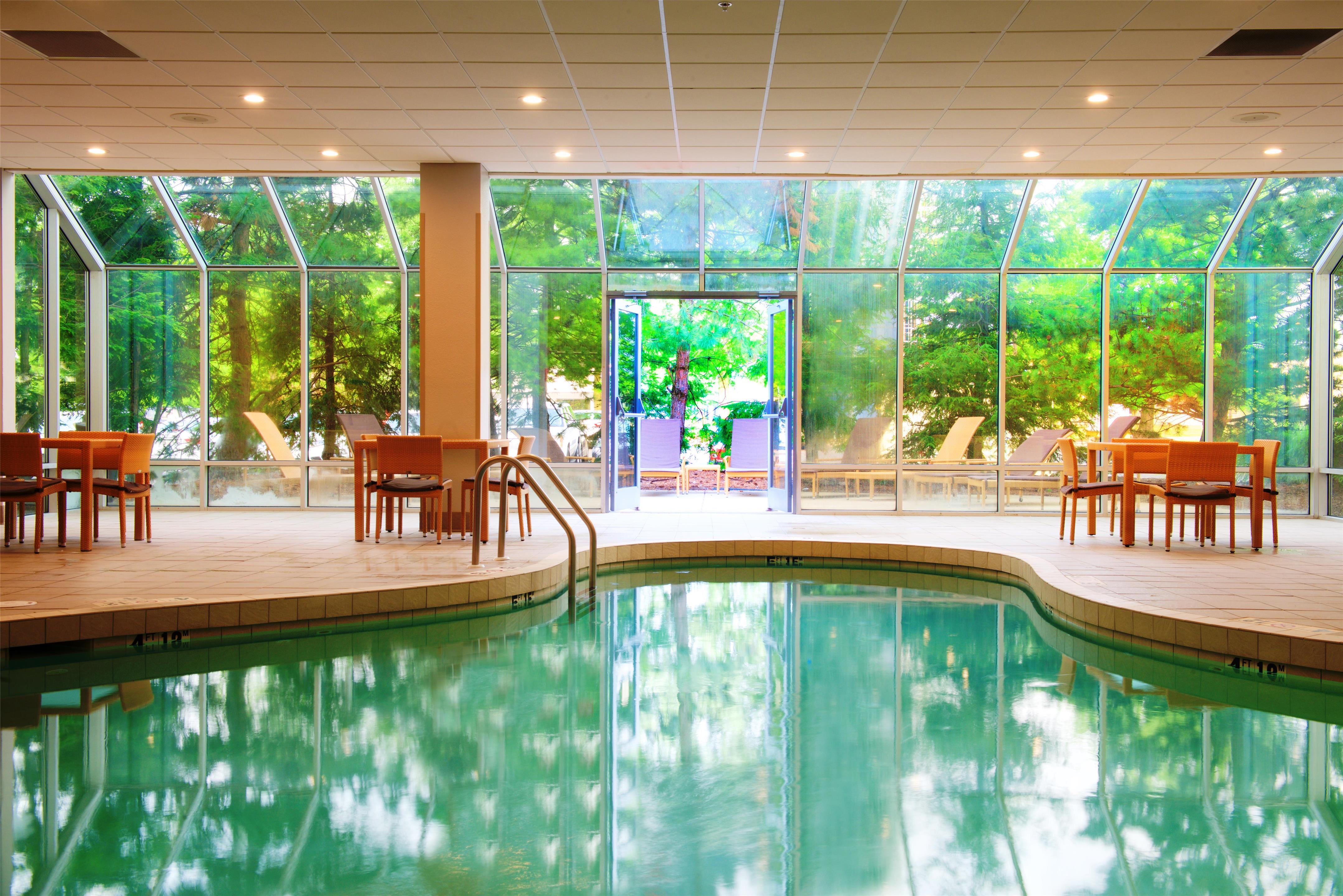 Pool | Embassy Suites by Hilton Cincinnati Northeast - Blue Ash