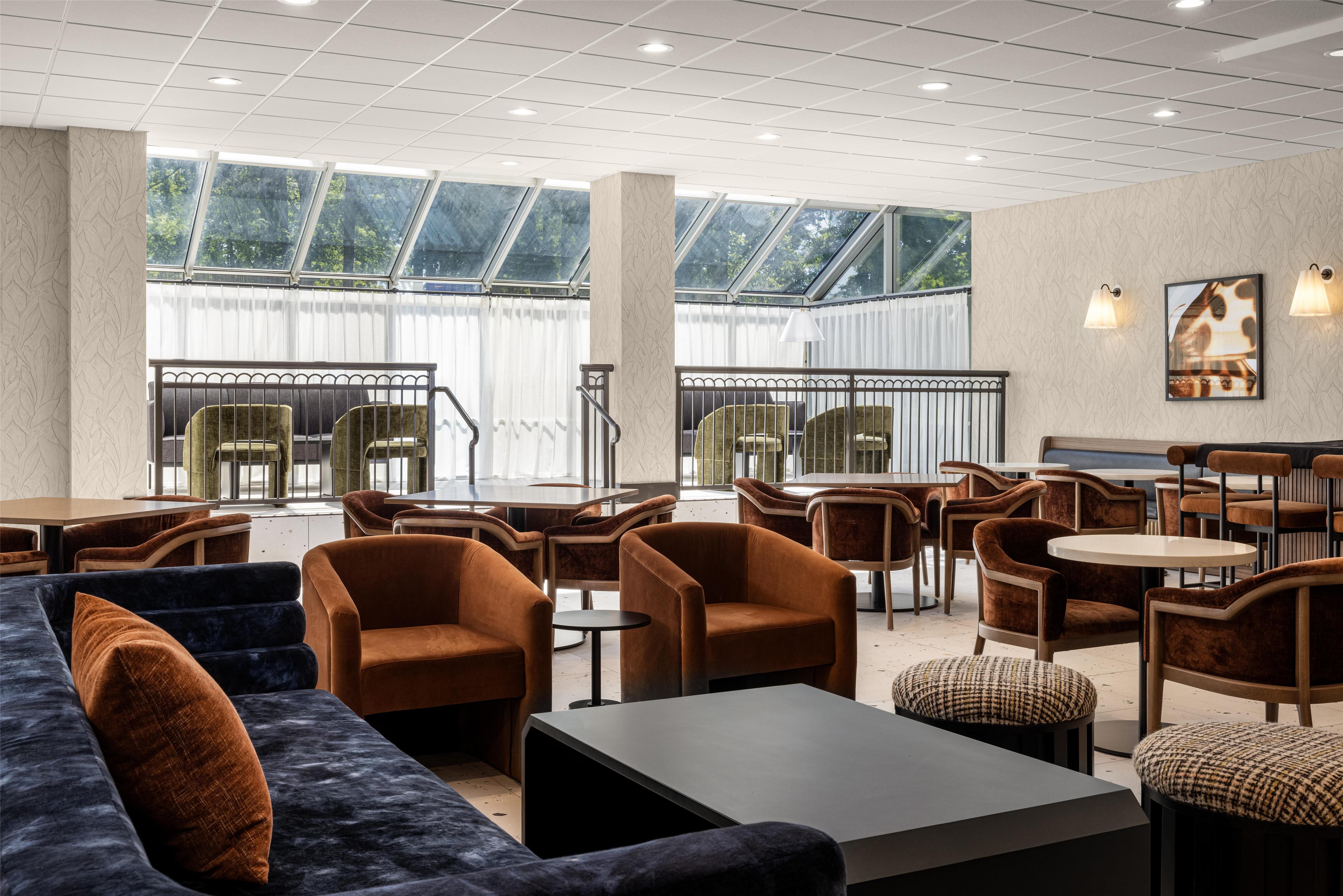BarLounge | Embassy Suites by Hilton Cincinnati Northeast Blue Ash