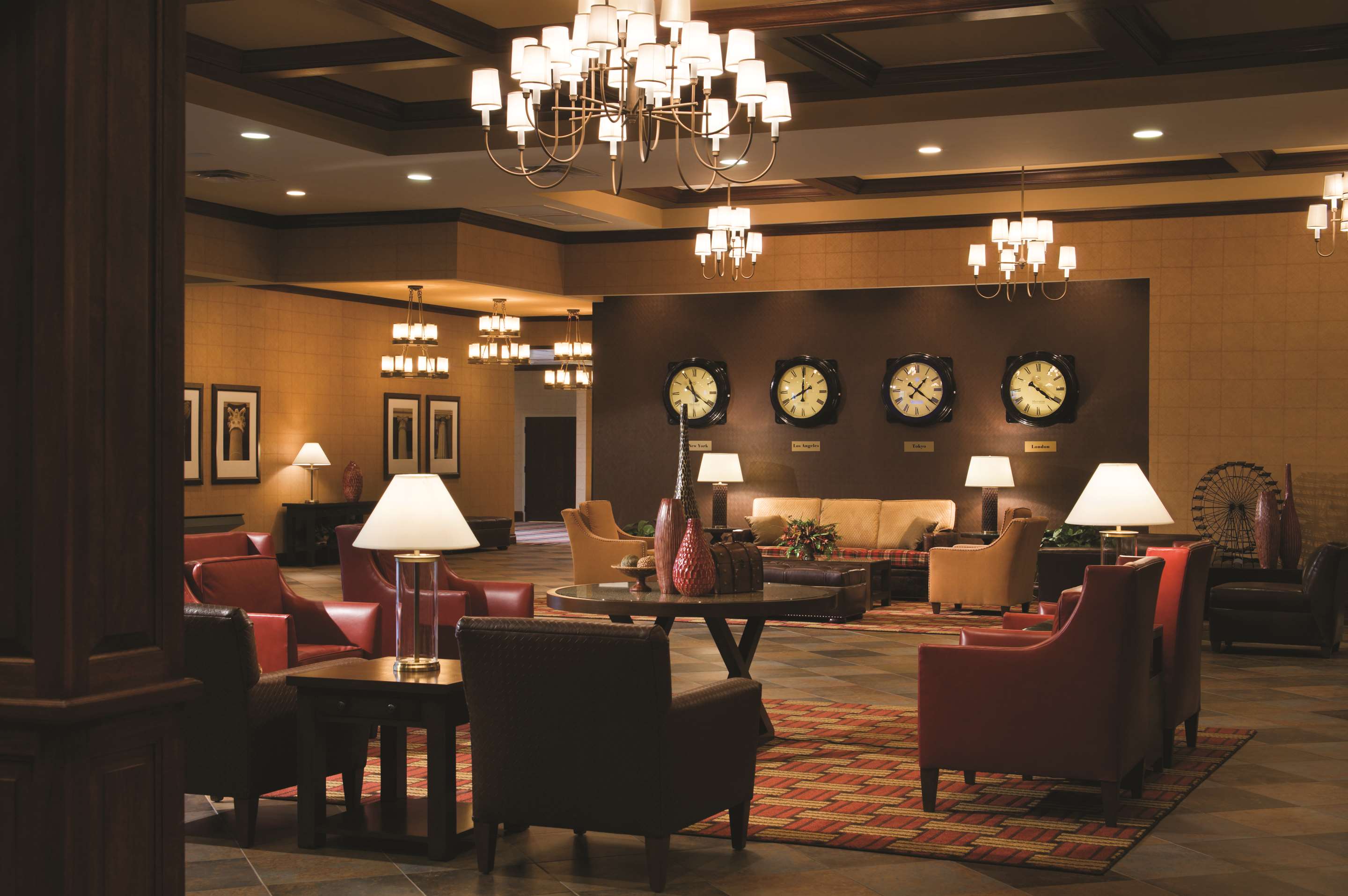 Lobby | DoubleTree by Hilton Cincinnati Airport
