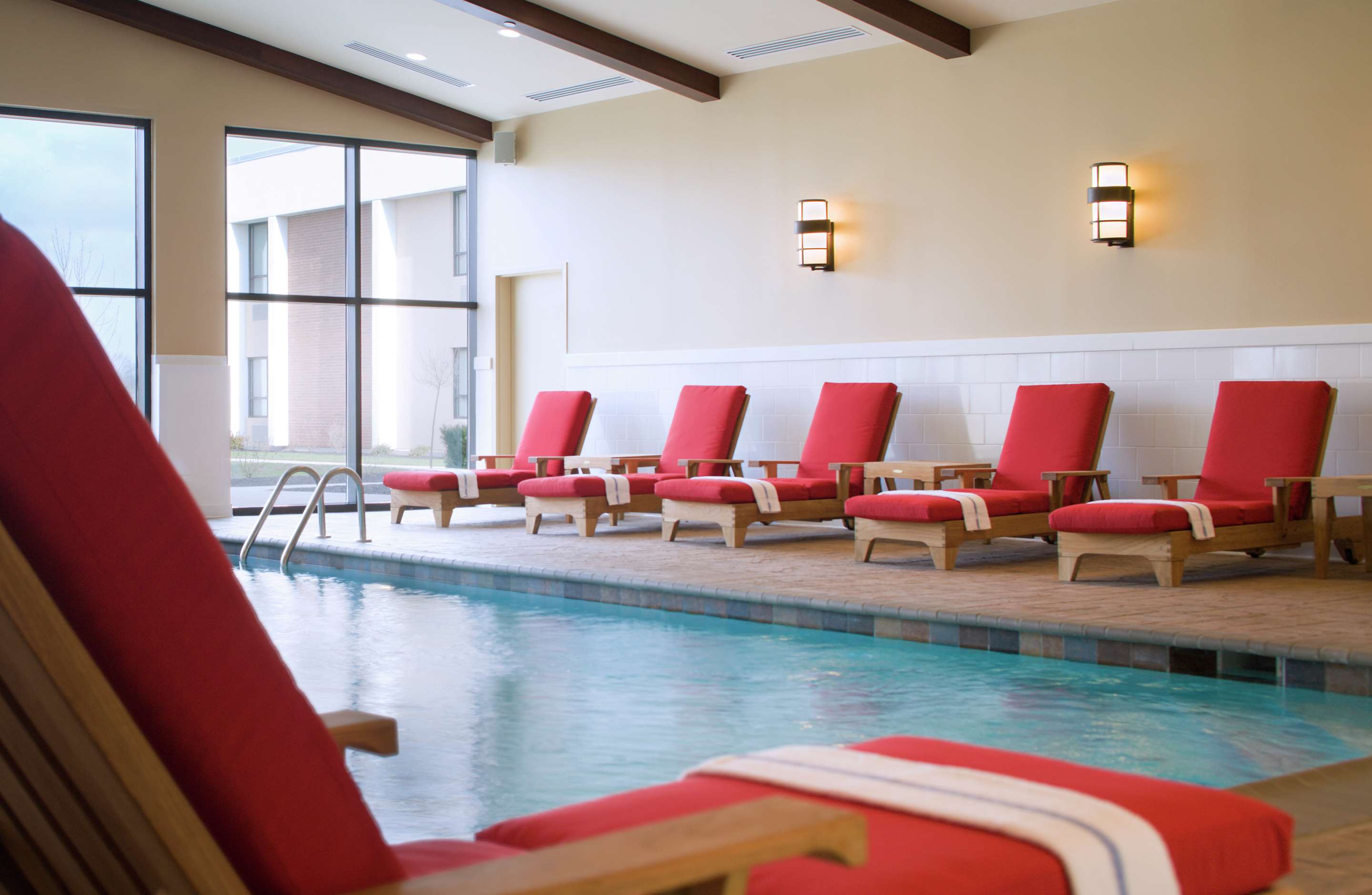 Pool | DoubleTree by Hilton Cincinnati Airport