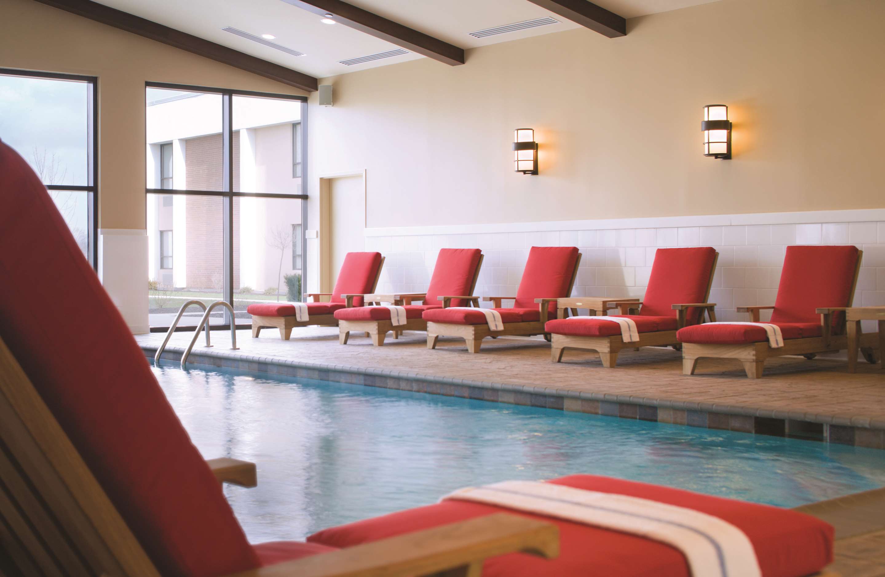 Pool | DoubleTree by Hilton Cincinnati Airport