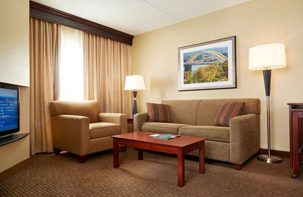  - DoubleTree Suites by Hilton Hotel Sharonville - I-275, Exit 47