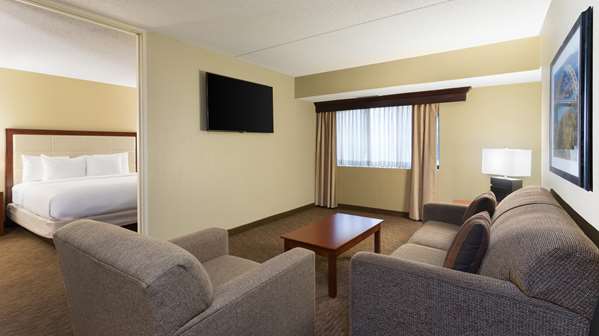  - DoubleTree Suites by Hilton Hotel Sharonville - I-275, Exit 47