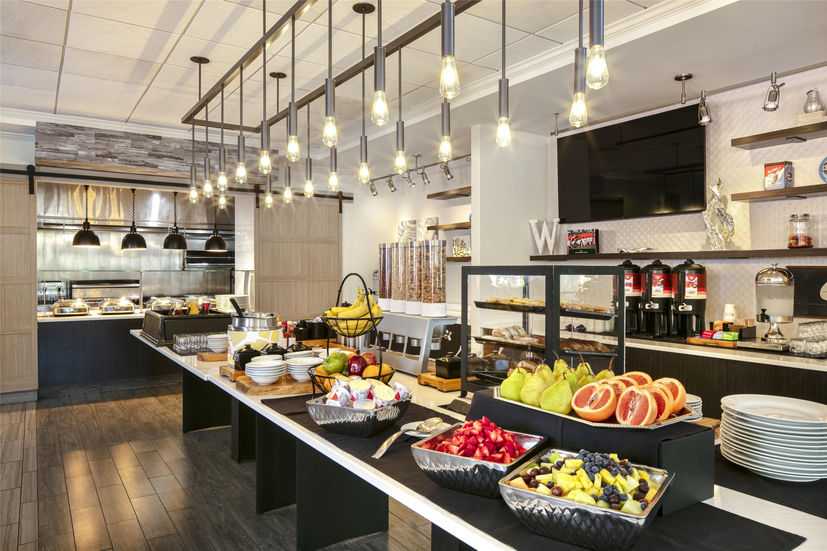 Breakfast Area | Hilton Garden Inn Corvallis