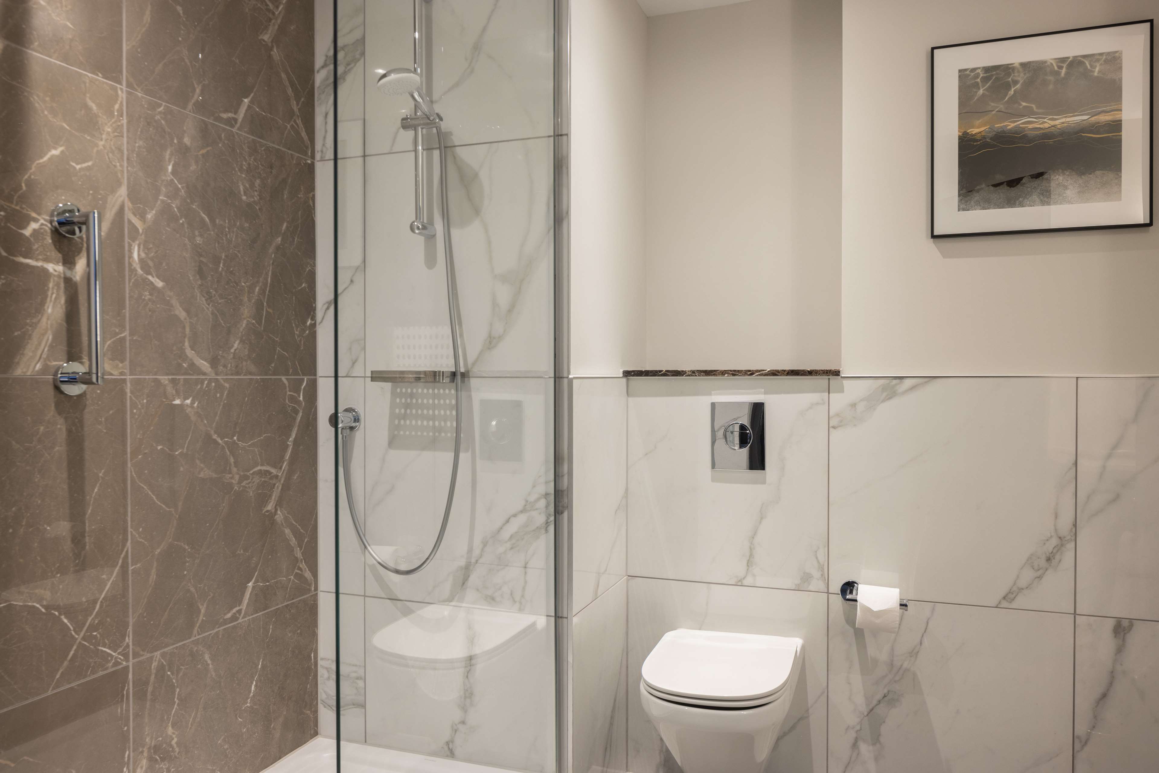 Hilton Cardiff Room Type - KING SUPERIOR ROOM