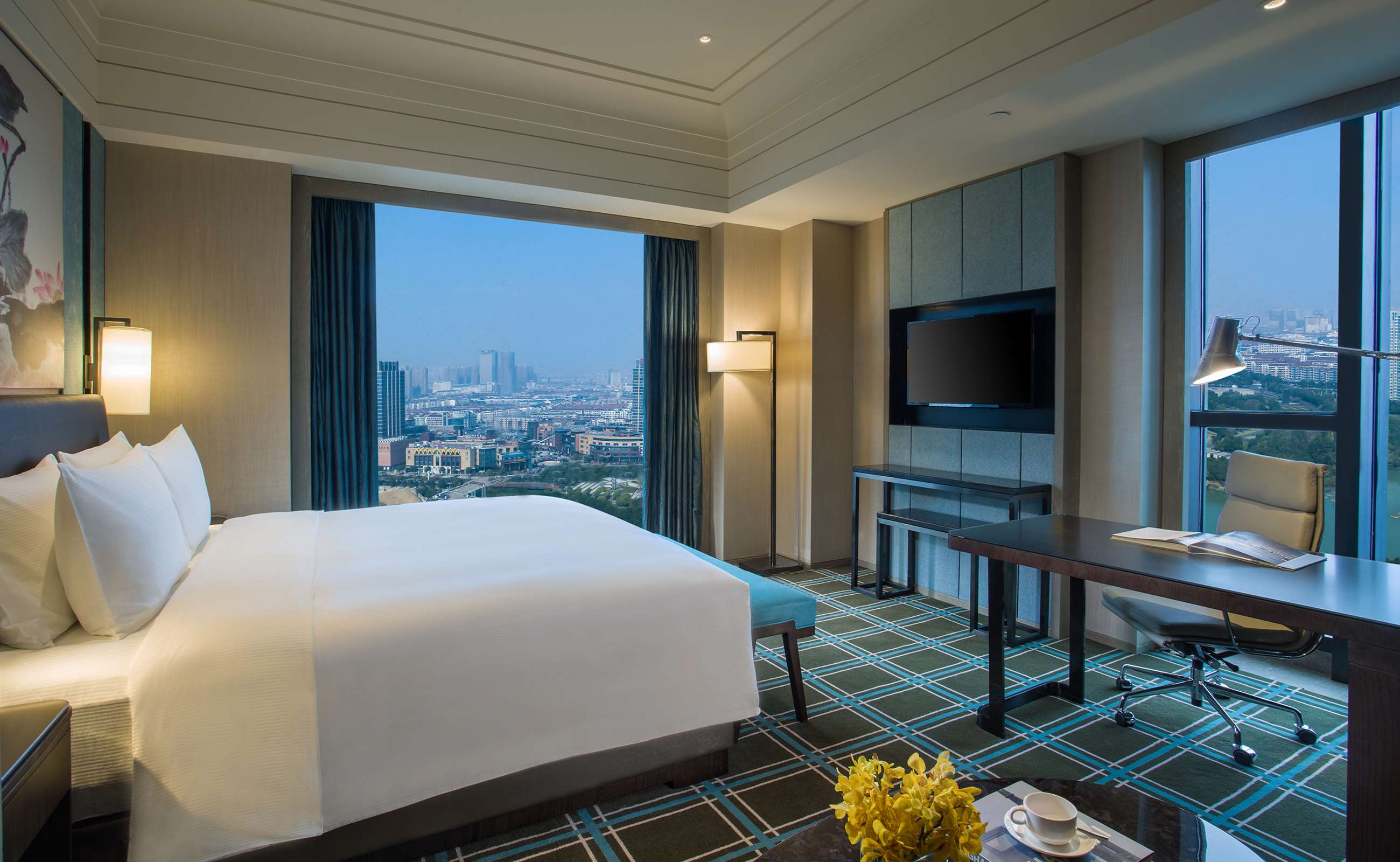 Hilton Changzhou Room Type - KING CORNER ROOM