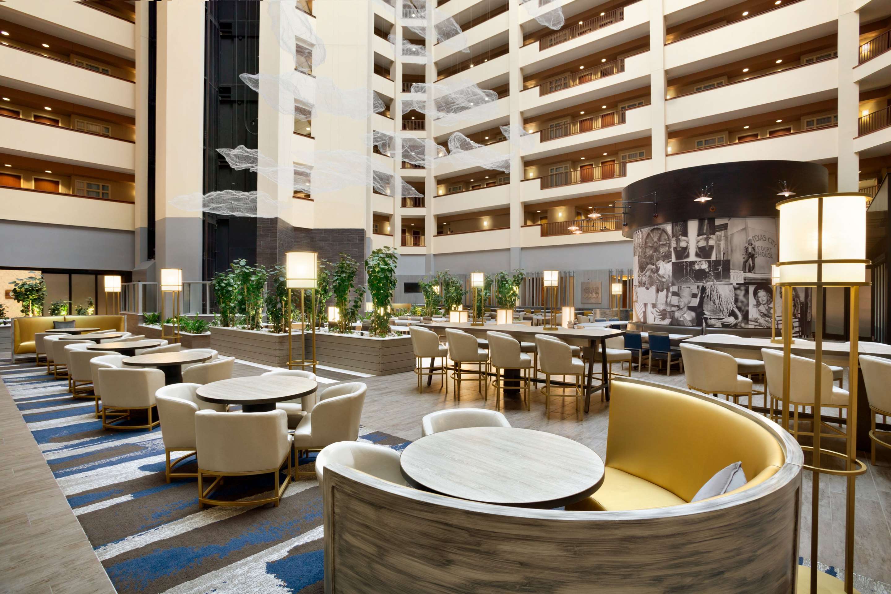 Lobby | Embassy Suites Dallas - DFW Airport North