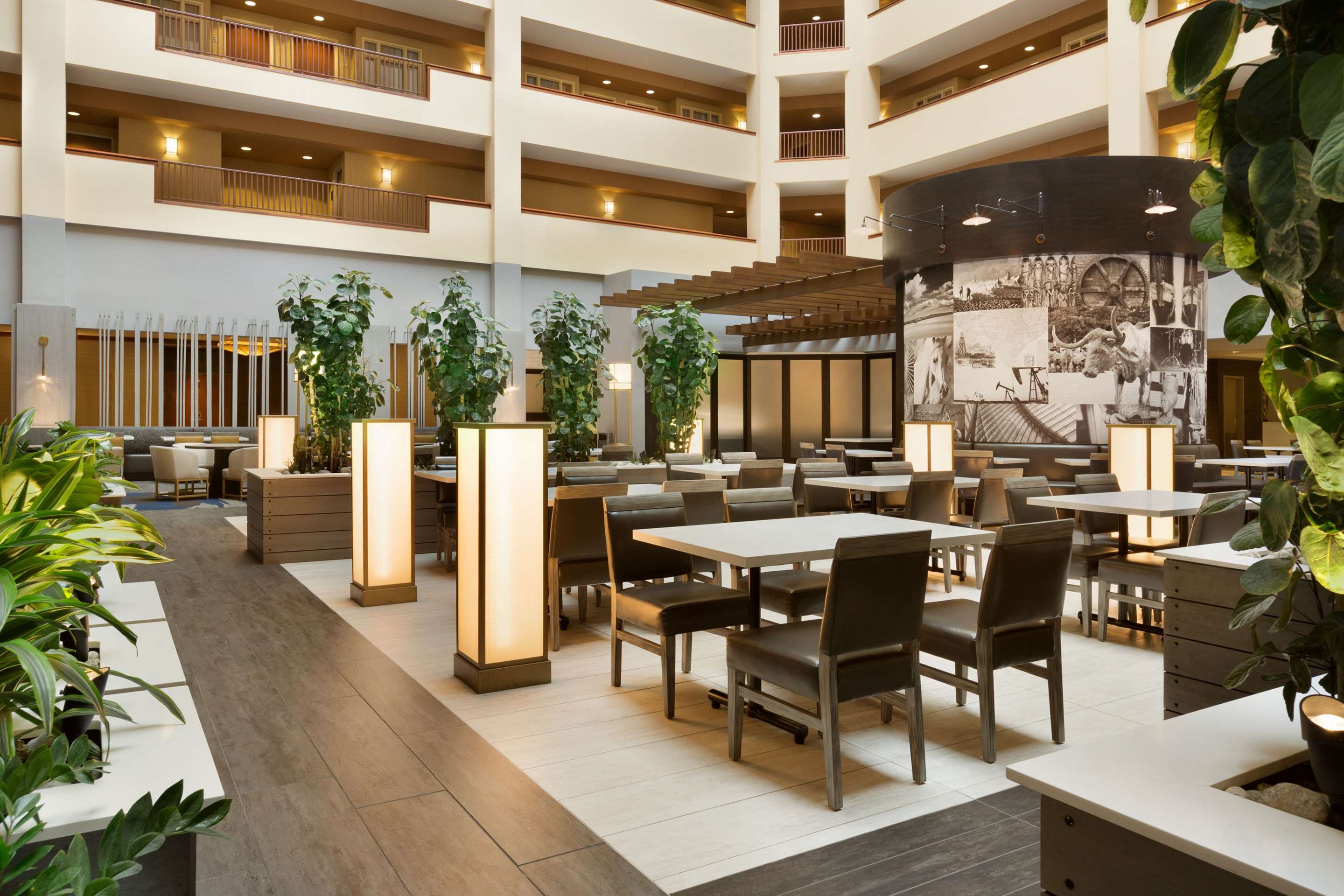Lobby | Embassy Suites Dallas - DFW Airport North