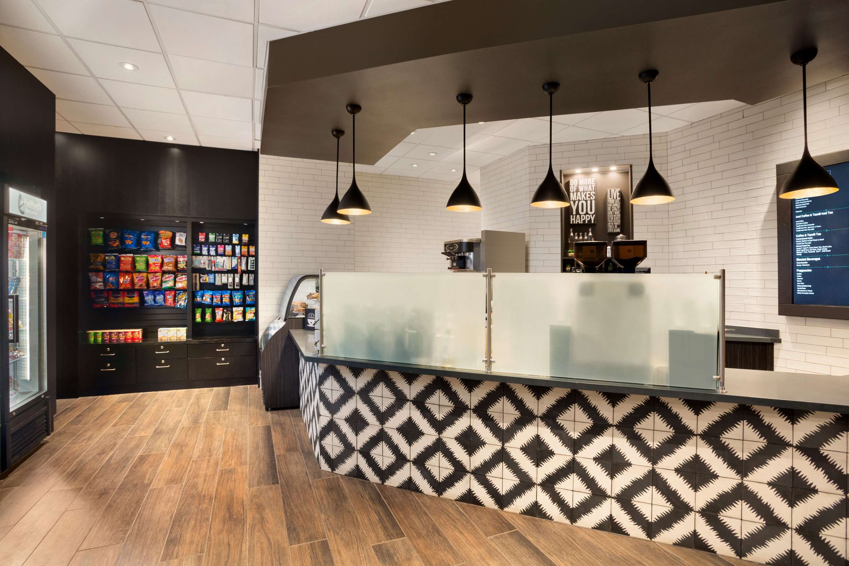 Restaurant | Embassy Suites Dallas - DFW Airport North