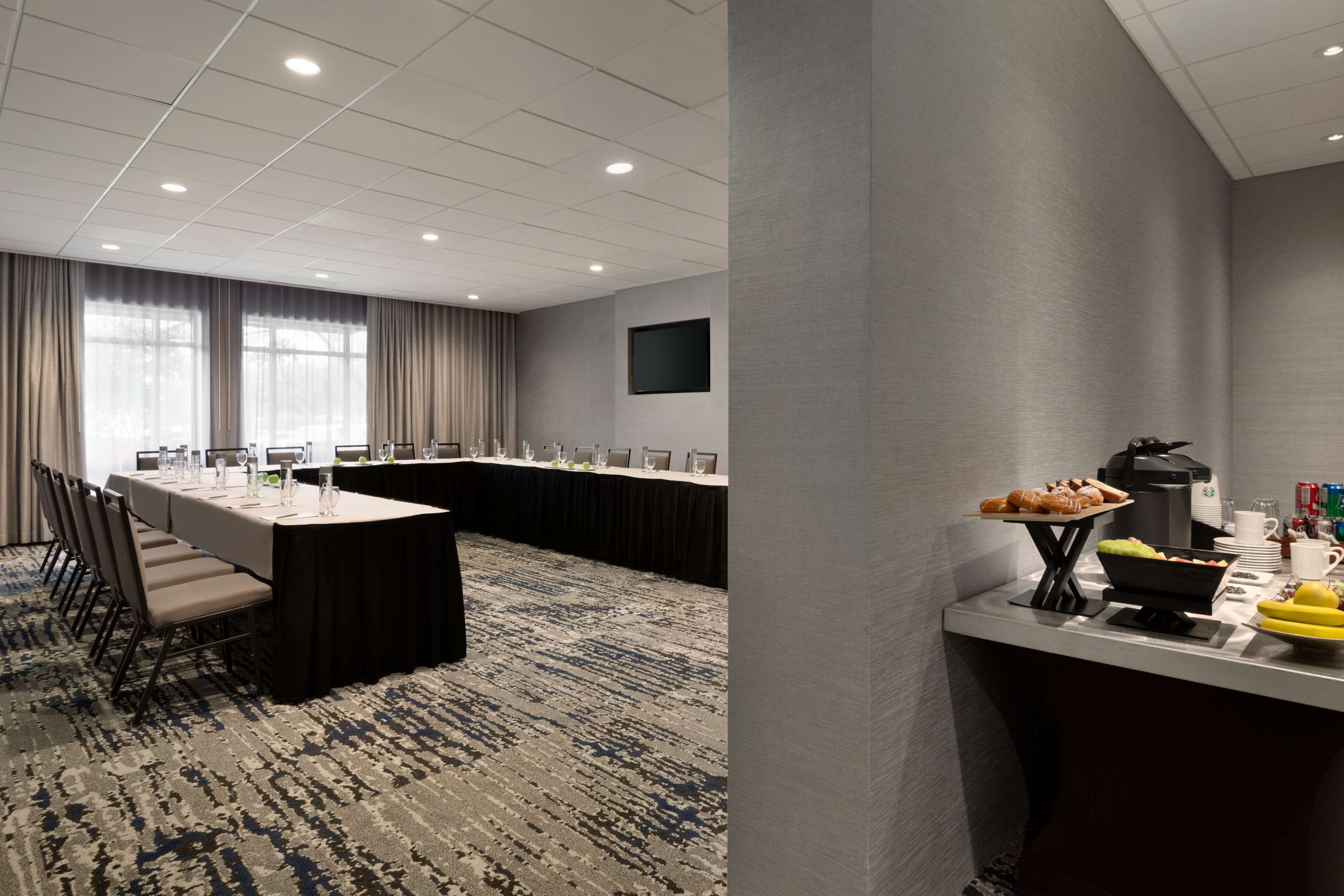 Meeting Room | Embassy Suites Dallas - DFW Airport North