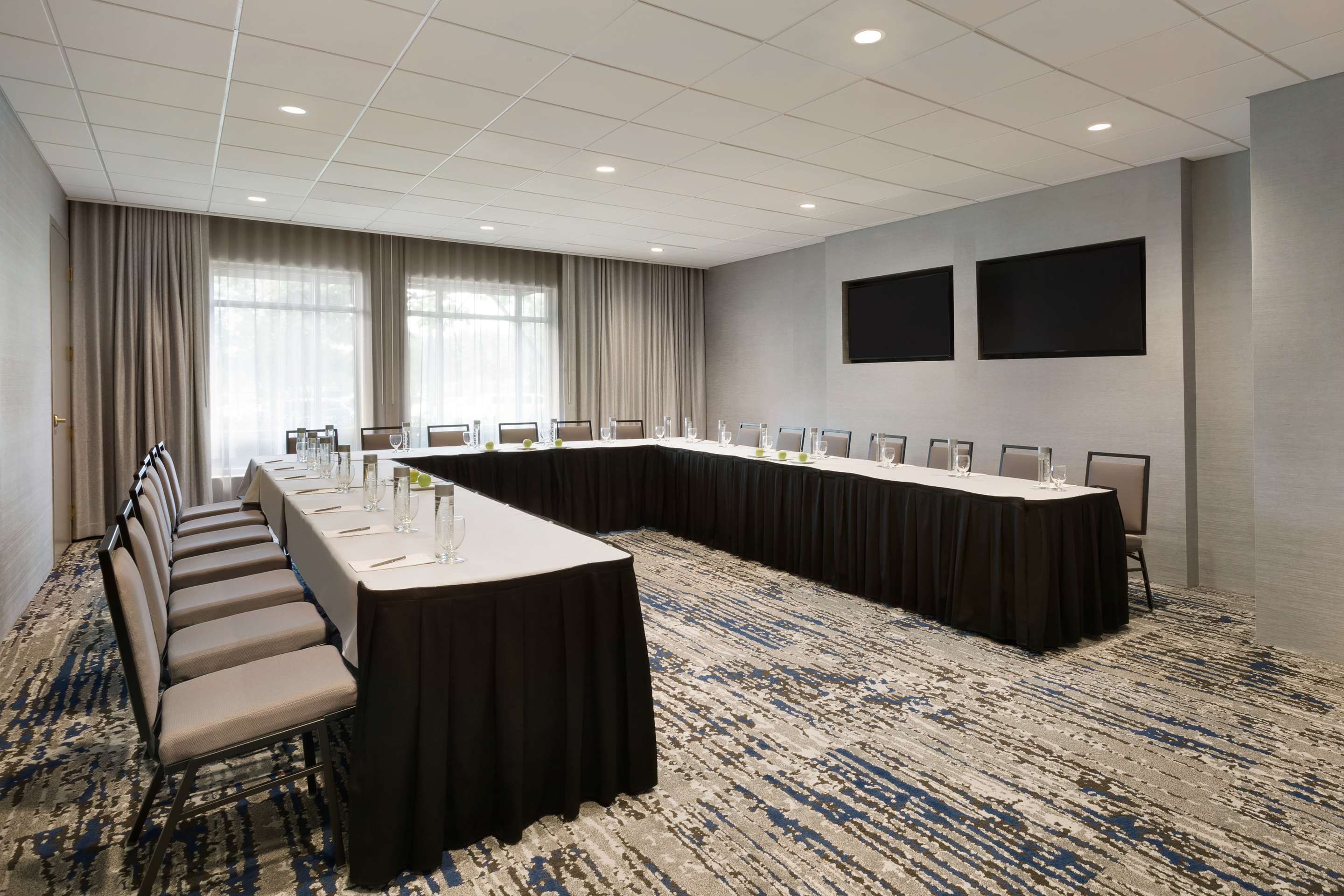 Meeting Room | Embassy Suites Dallas - DFW Airport North