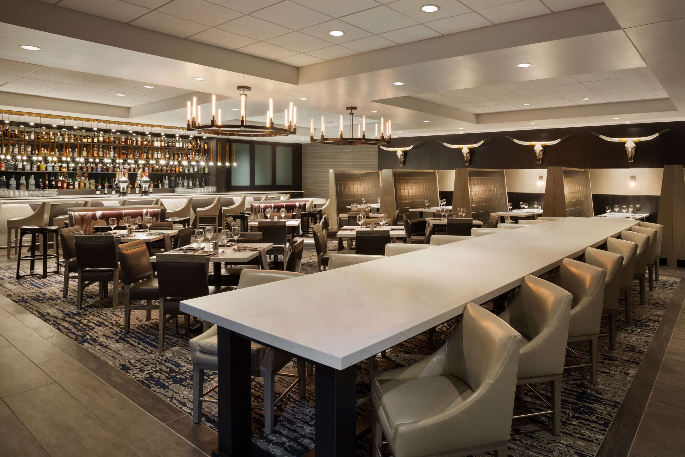 Restaurant | Embassy Suites Dallas - DFW Airport North