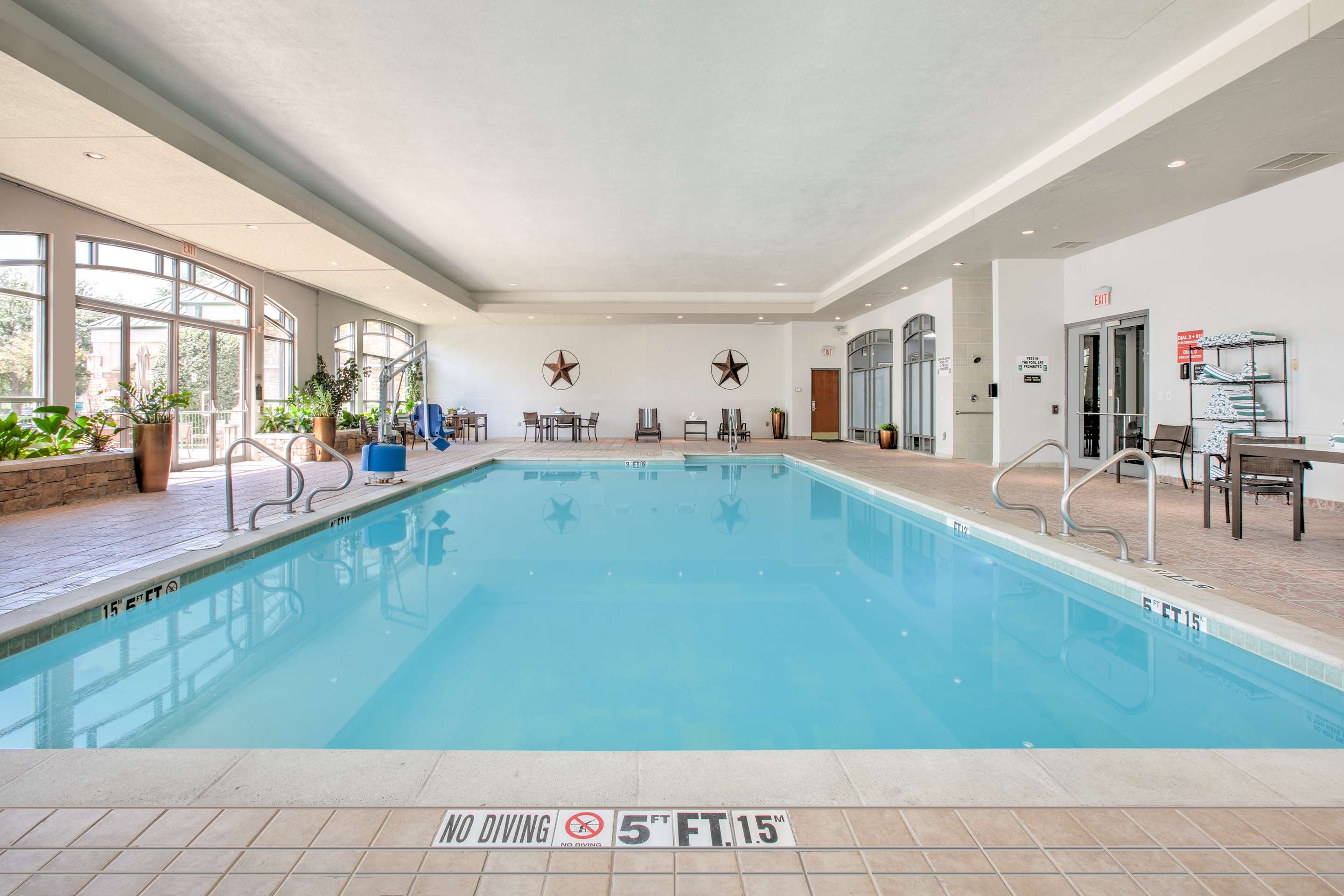 Pool | Embassy Suites Dallas - DFW Airport North
