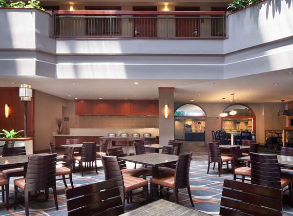 Restaurant - Embassy Suites Near the Galleria Dallas