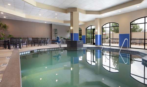 Pool - Embassy Suites Near the Galleria Dallas