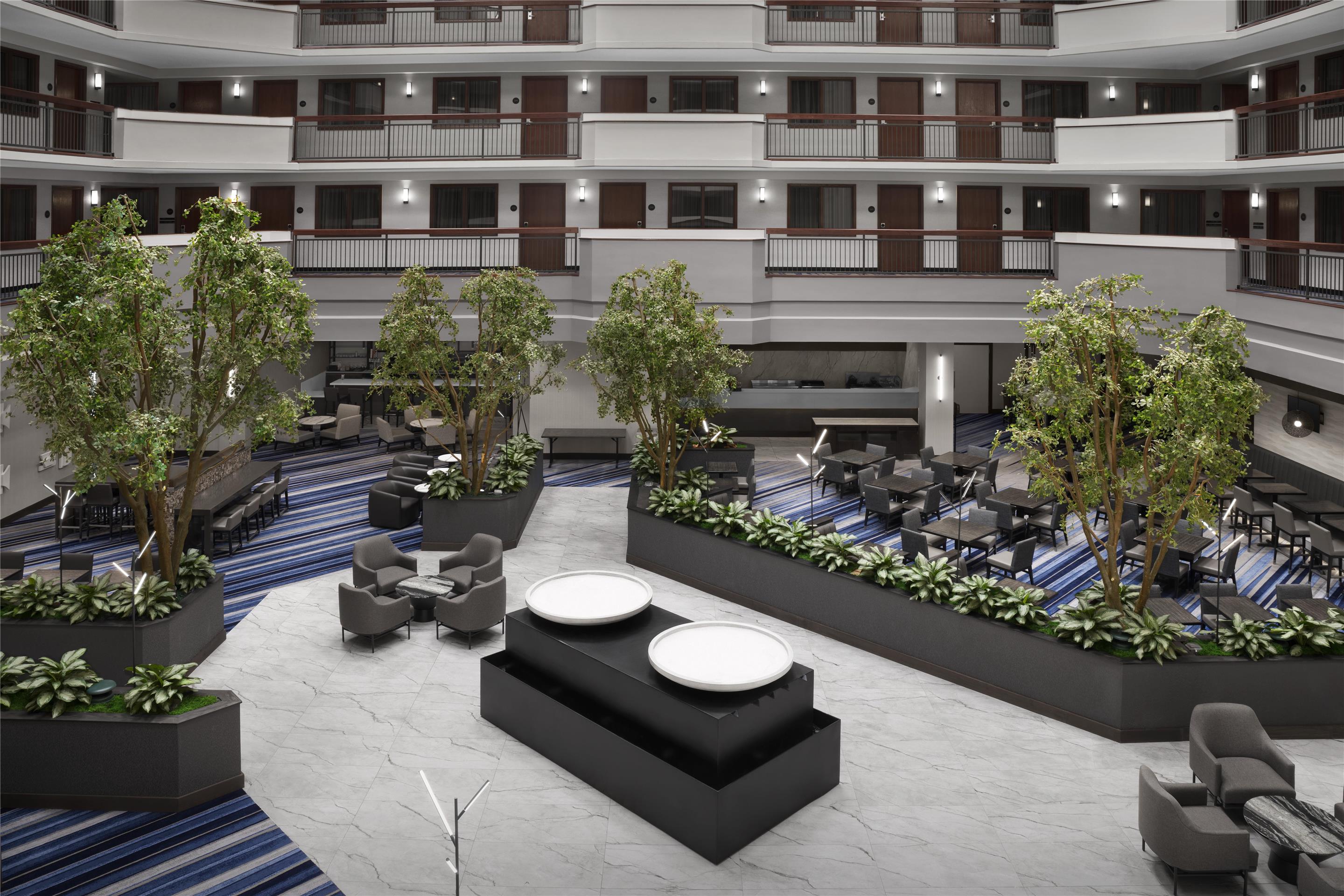 Lobby | Embassy Suites by Hilton Dallas Near the Galleria