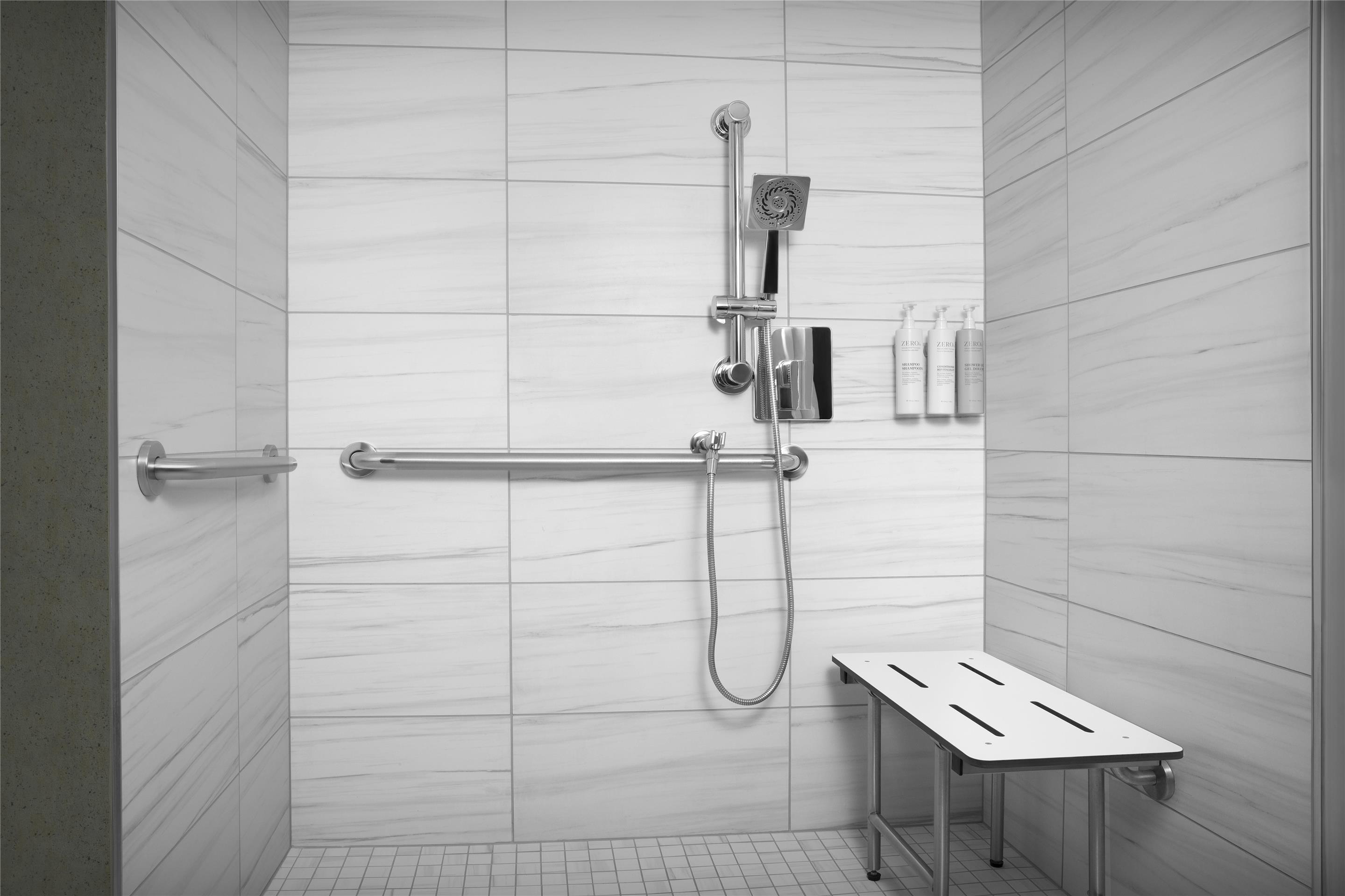 Guest room bath