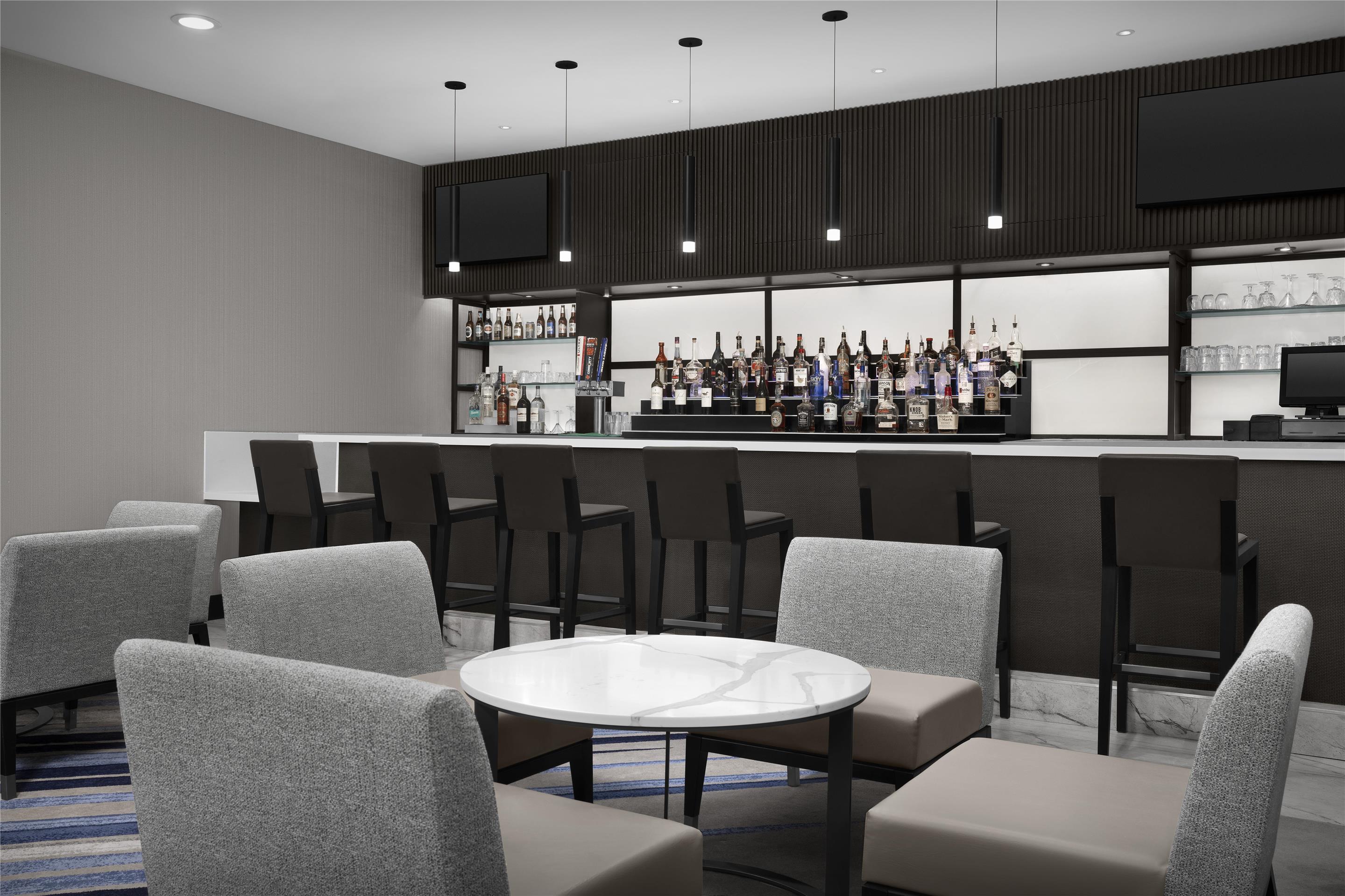 BarLounge | Embassy Suites by Hilton Dallas Near the Galleria