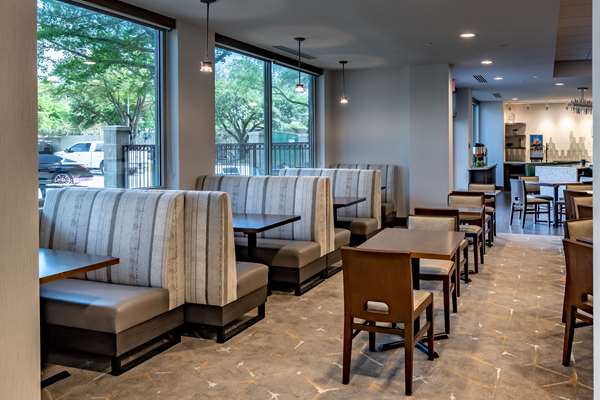 Restaurant - DoubleTree by Hilton Farmers Branch - I-635, Exit 28