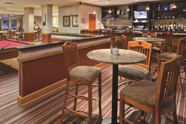 Bar - DoubleTree by Hilton Farmers Branch - I-635, Exit 28