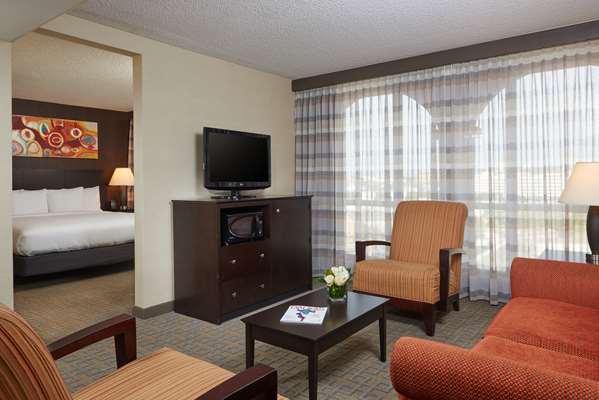  - DoubleTree by Hilton Market Center Dallas - I-35, Exit 430B