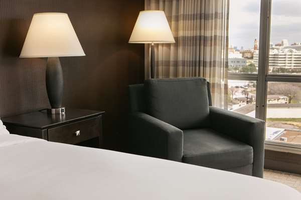  - DoubleTree by Hilton Market Center Dallas - I-35, Exit 430B