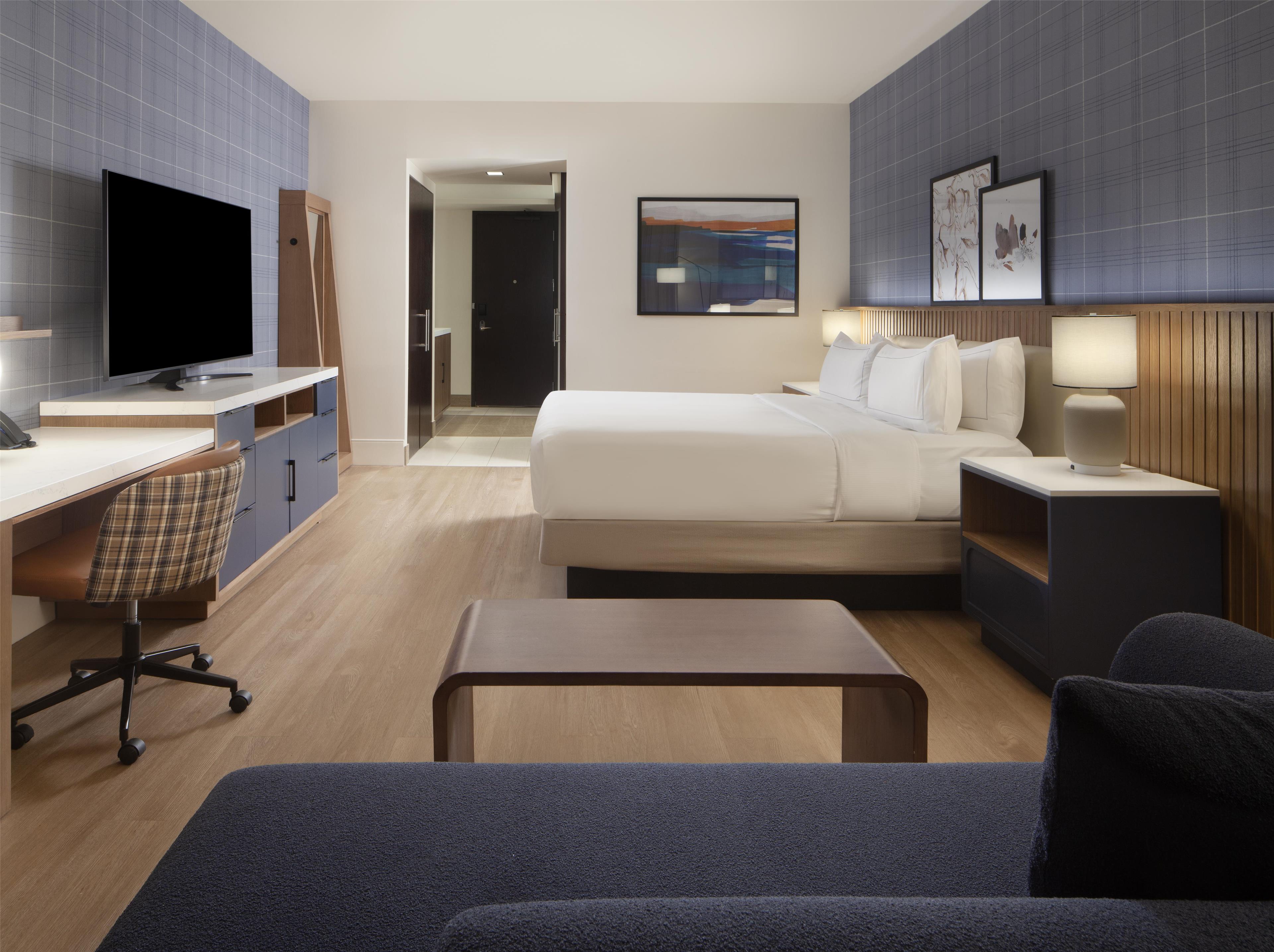 Hilton Dallas/Plano Granite Park Room Type - 1 KING HEARING ACCESSIBLE