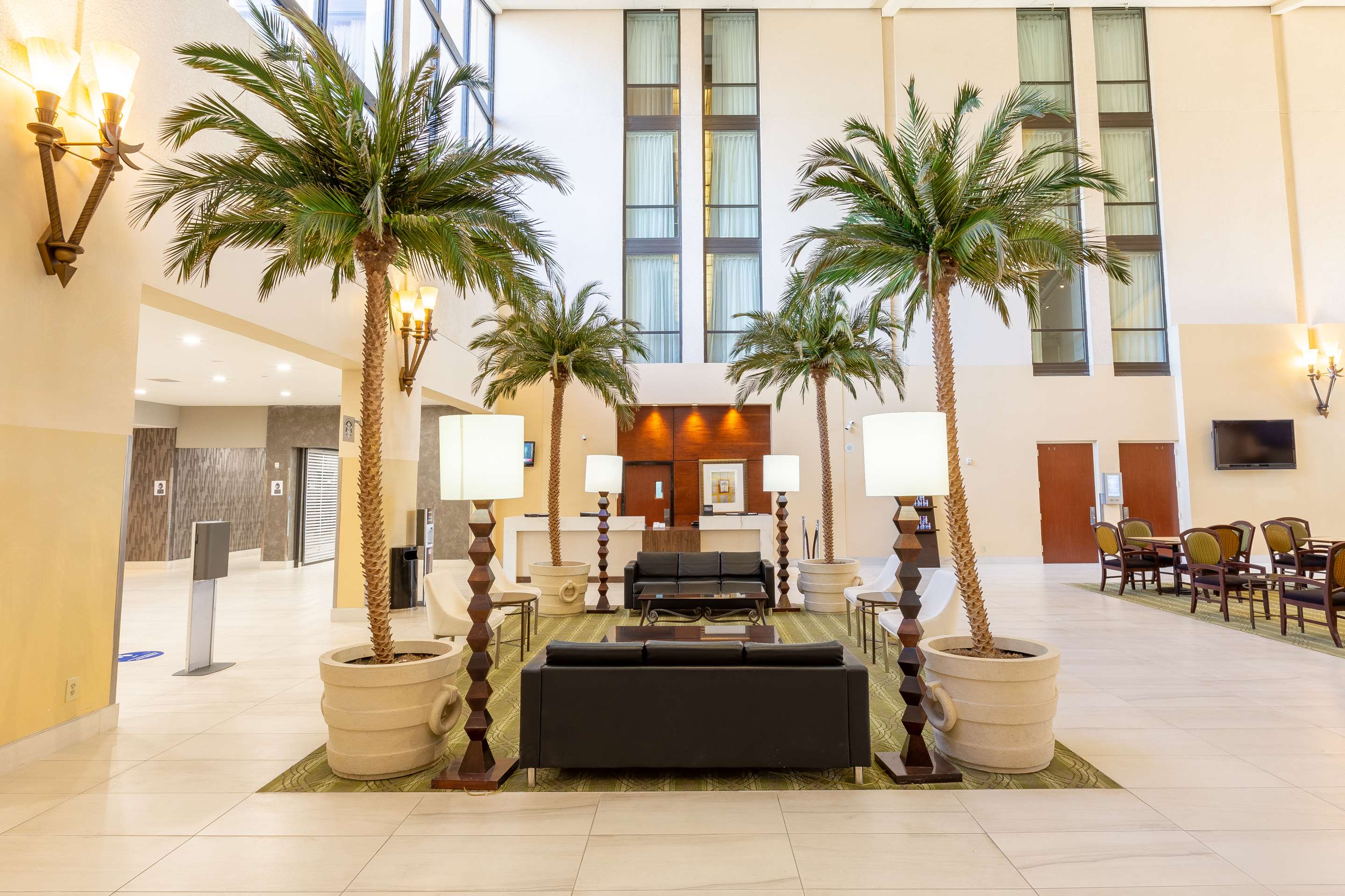 Lobby | DoubleTree by Hilton Dallas - Richardson
