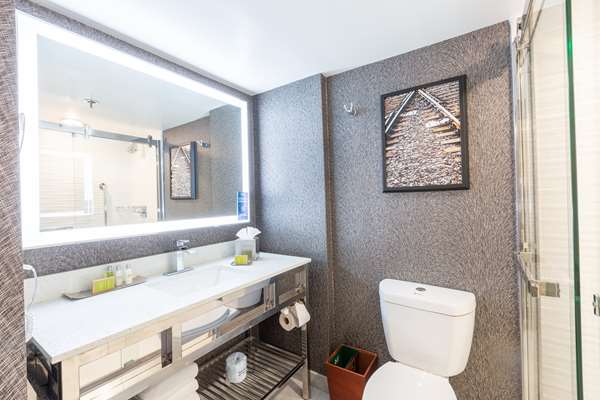  - DoubleTree by Hilton Hotel Richardson